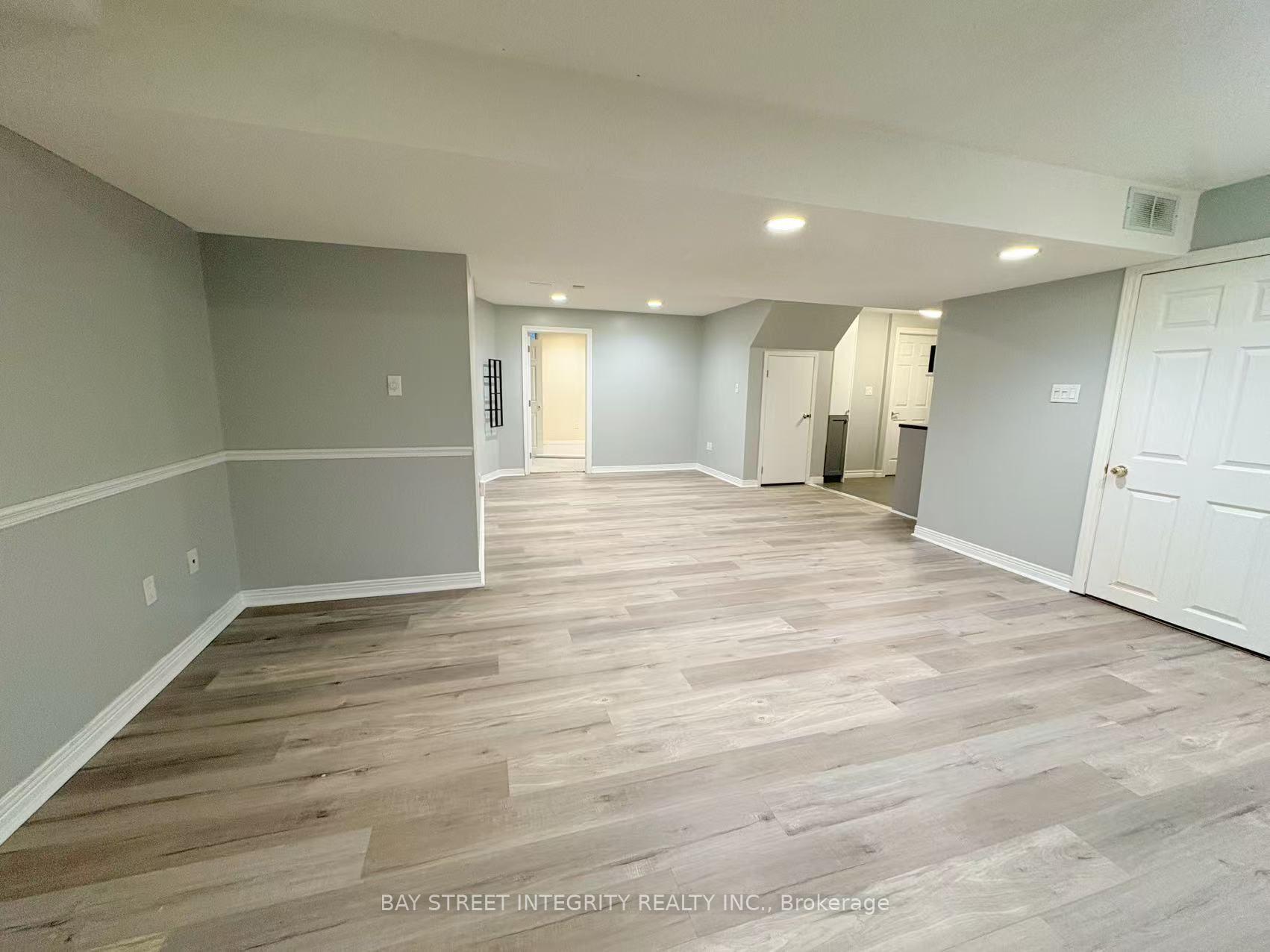 Photo 3 of 414 River Glen Boulevard, Oakville, River Oaks — HOMEH