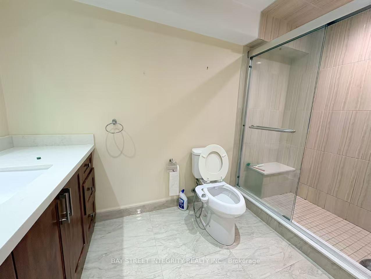 Photo 6 of 414 River Glen Boulevard, Oakville, River Oaks — HOMEH