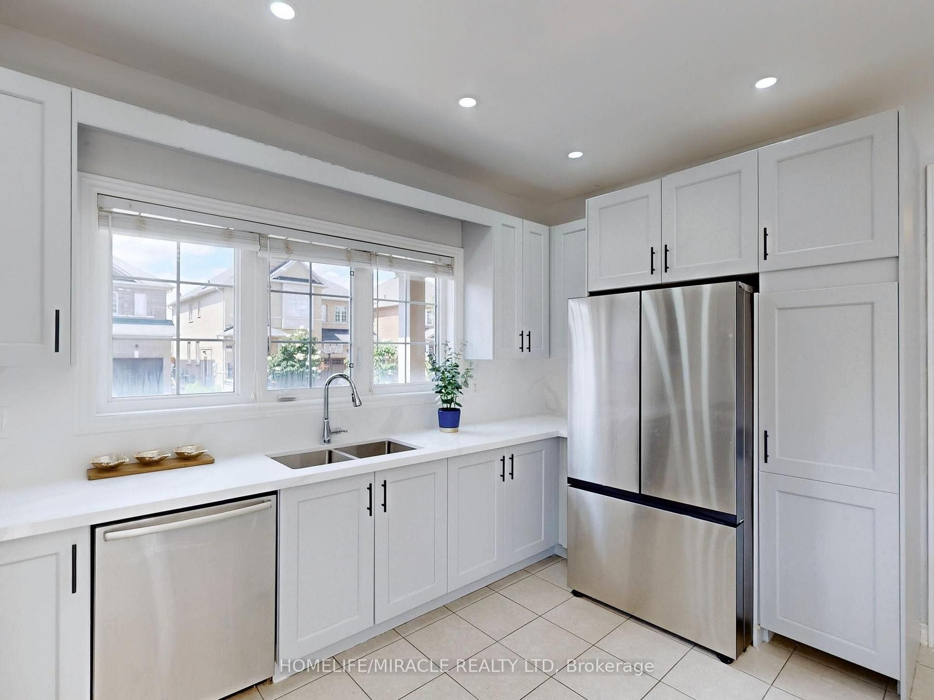 Photo 3 of Unit Upper, 63 Sleightholme Crescent, Brampton, Bram East — HOMEH