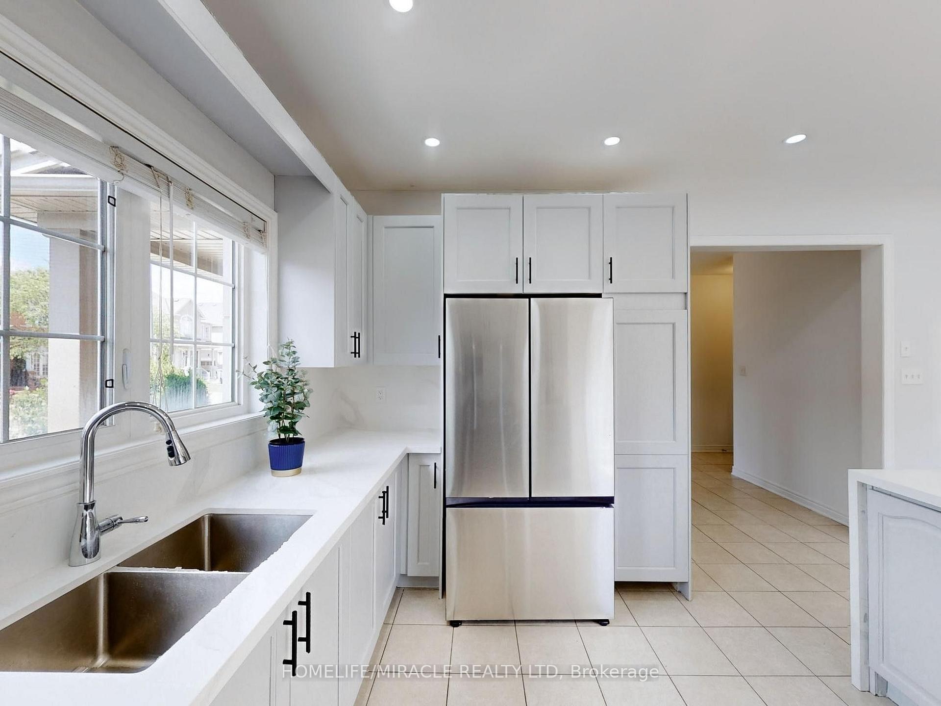 Photo 9 of Unit Upper, 63 Sleightholme Crescent, Brampton, Bram East — HOMEH