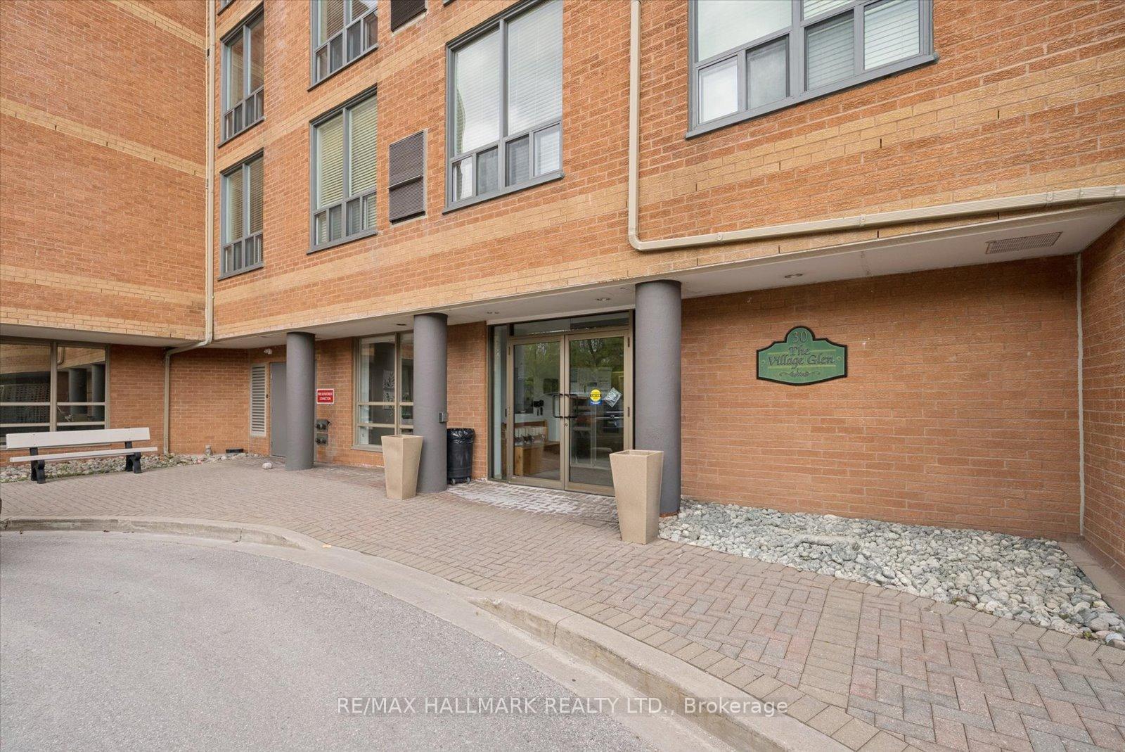 Photo 4 of Unit 302, 30 Wilson Street, Markham, Old Markham Village — HOMEH