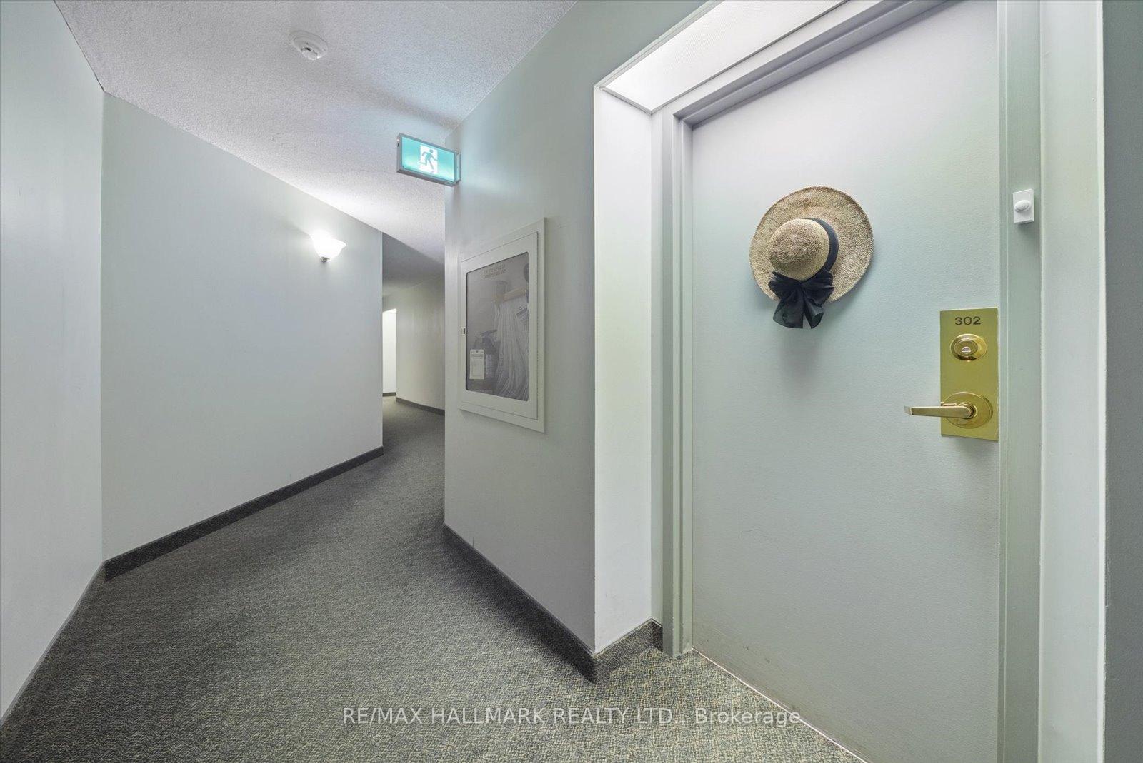 Photo 7 of Unit 302, 30 Wilson Street, Markham, Old Markham Village — HOMEH