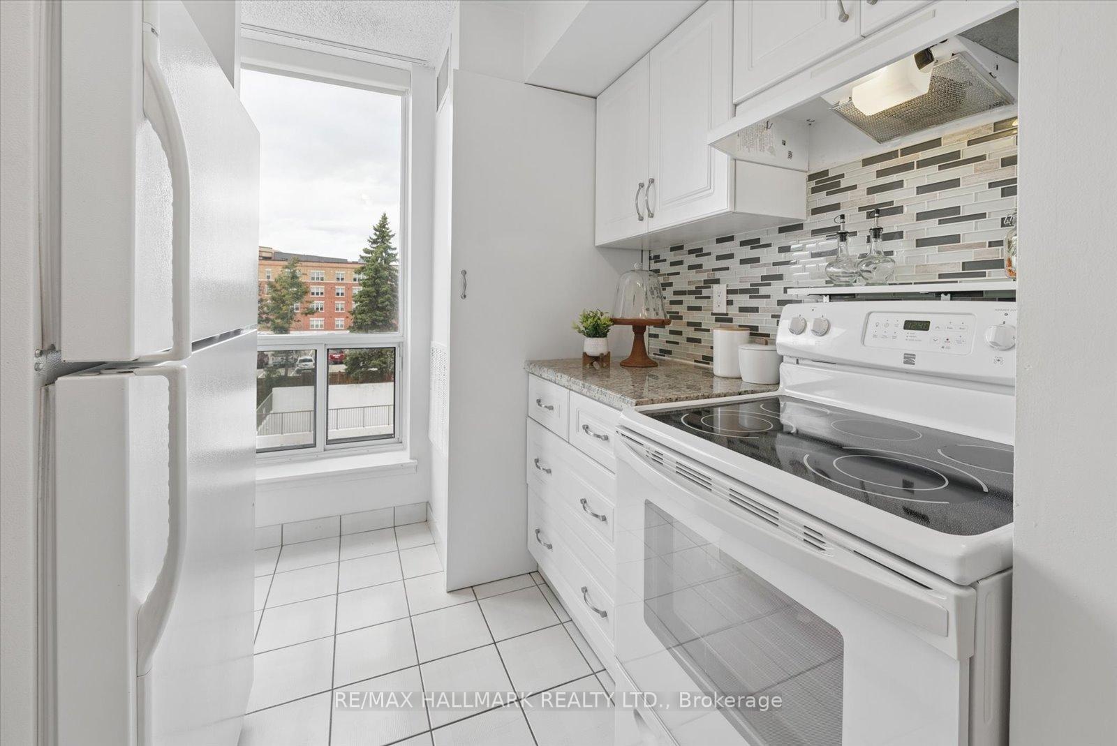 Photo 18 of Unit 302, 30 Wilson Street, Markham, Old Markham Village — HOMEH
