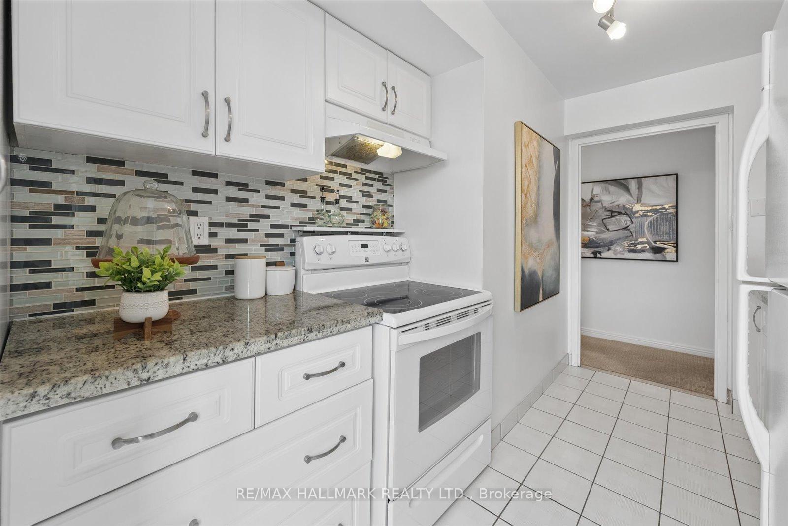 Photo 21 of Unit 302, 30 Wilson Street, Markham, Old Markham Village — HOMEH