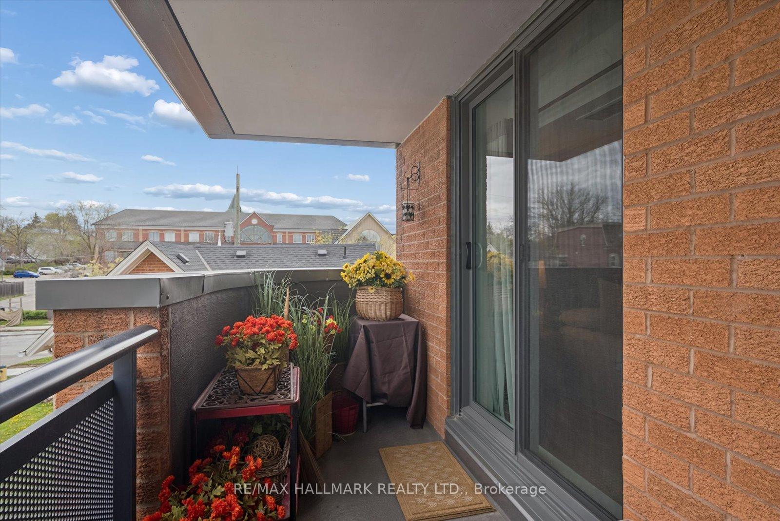 Photo 33 of Unit 302, 30 Wilson Street, Markham, Old Markham Village — HOMEH