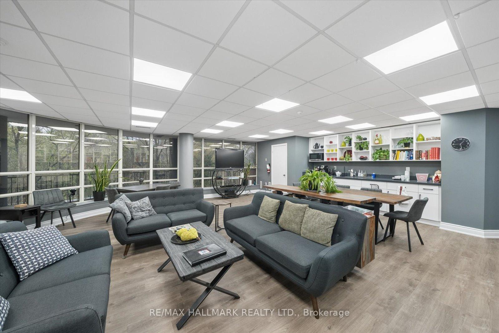 Photo 37 of Unit 302, 30 Wilson Street, Markham, Old Markham Village — HOMEH