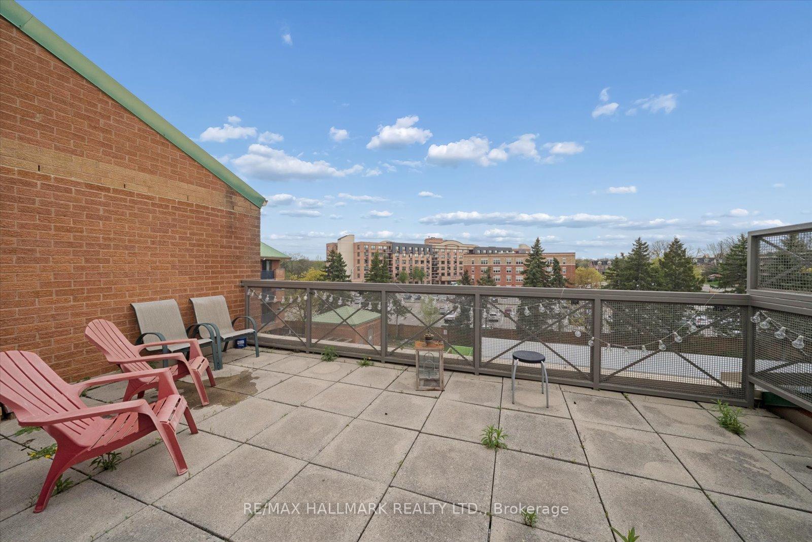 Photo 39 of Unit 302, 30 Wilson Street, Markham, Old Markham Village — HOMEH
