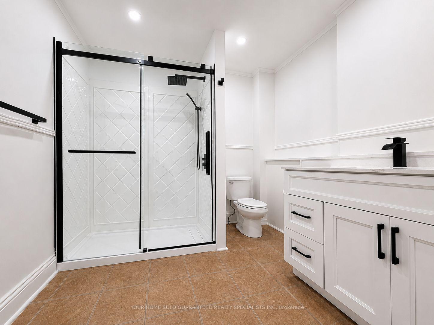 Photo 9 of Unit 2, 94 Wellington Street E, Aurora, Aurora Village — HOMEH