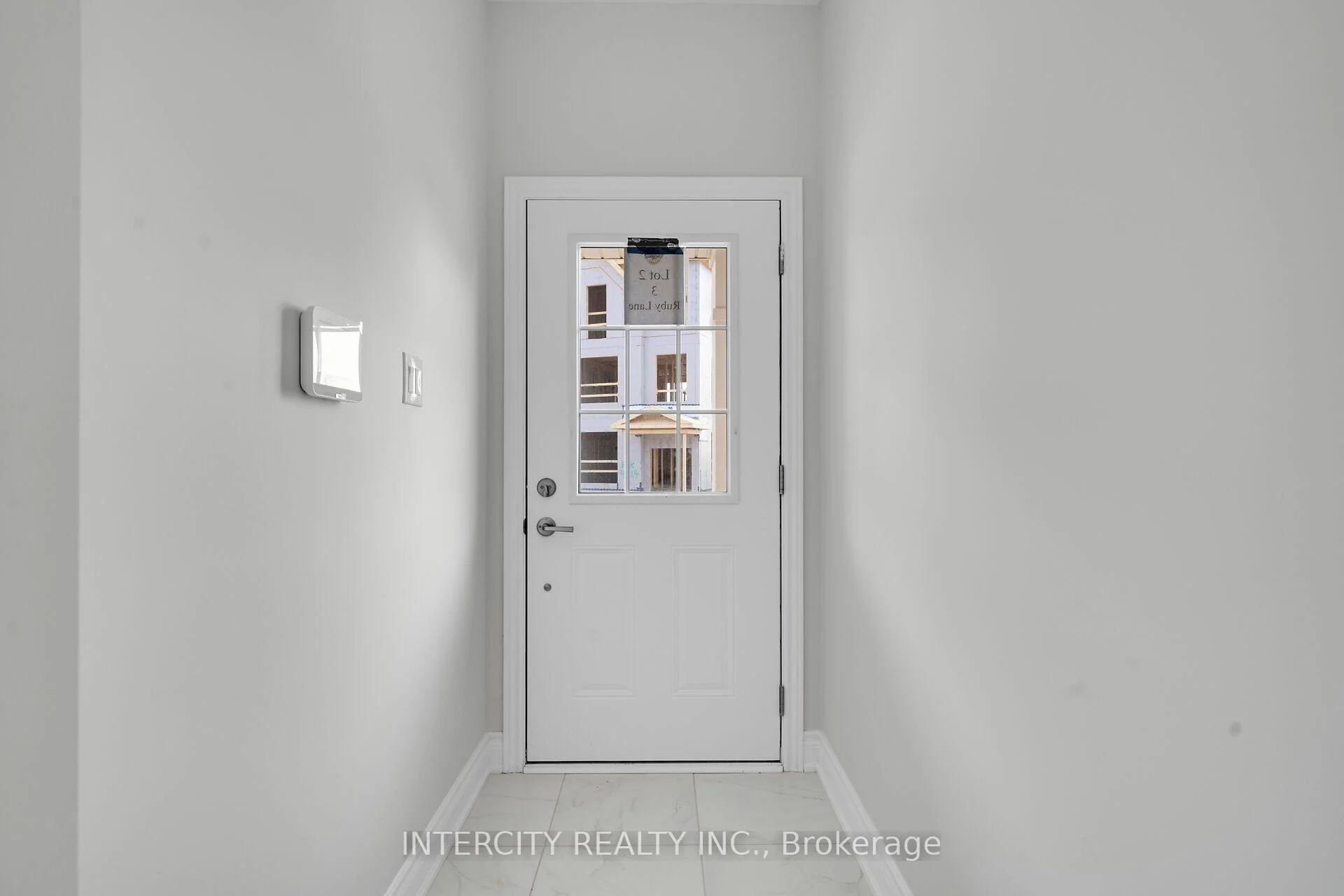 Photo 6 of 33 Ruby Lane, Halton Hills, Georgetown — HOMEH