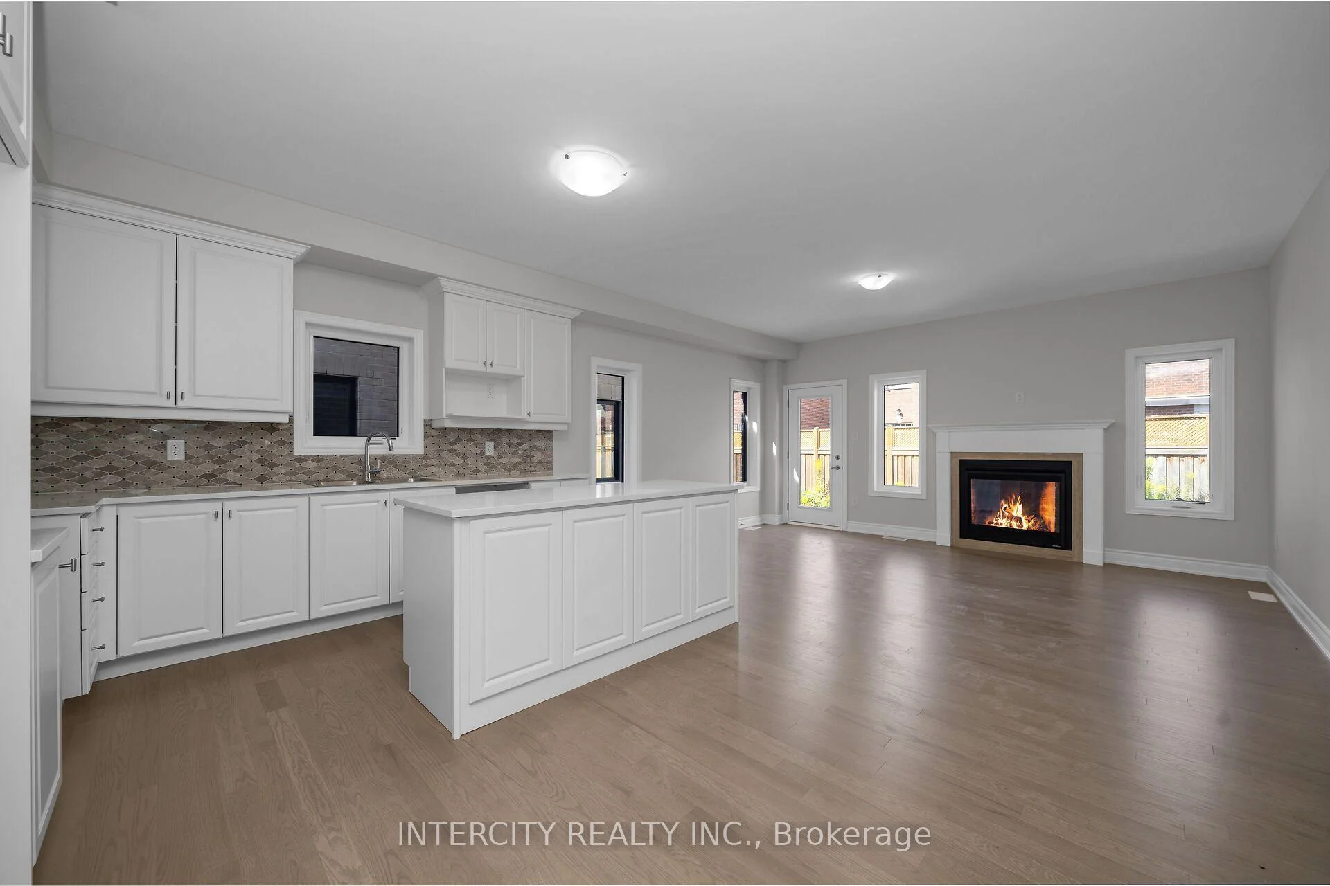 Photo 13 of 33 Ruby Lane, Halton Hills, Georgetown — HOMEH