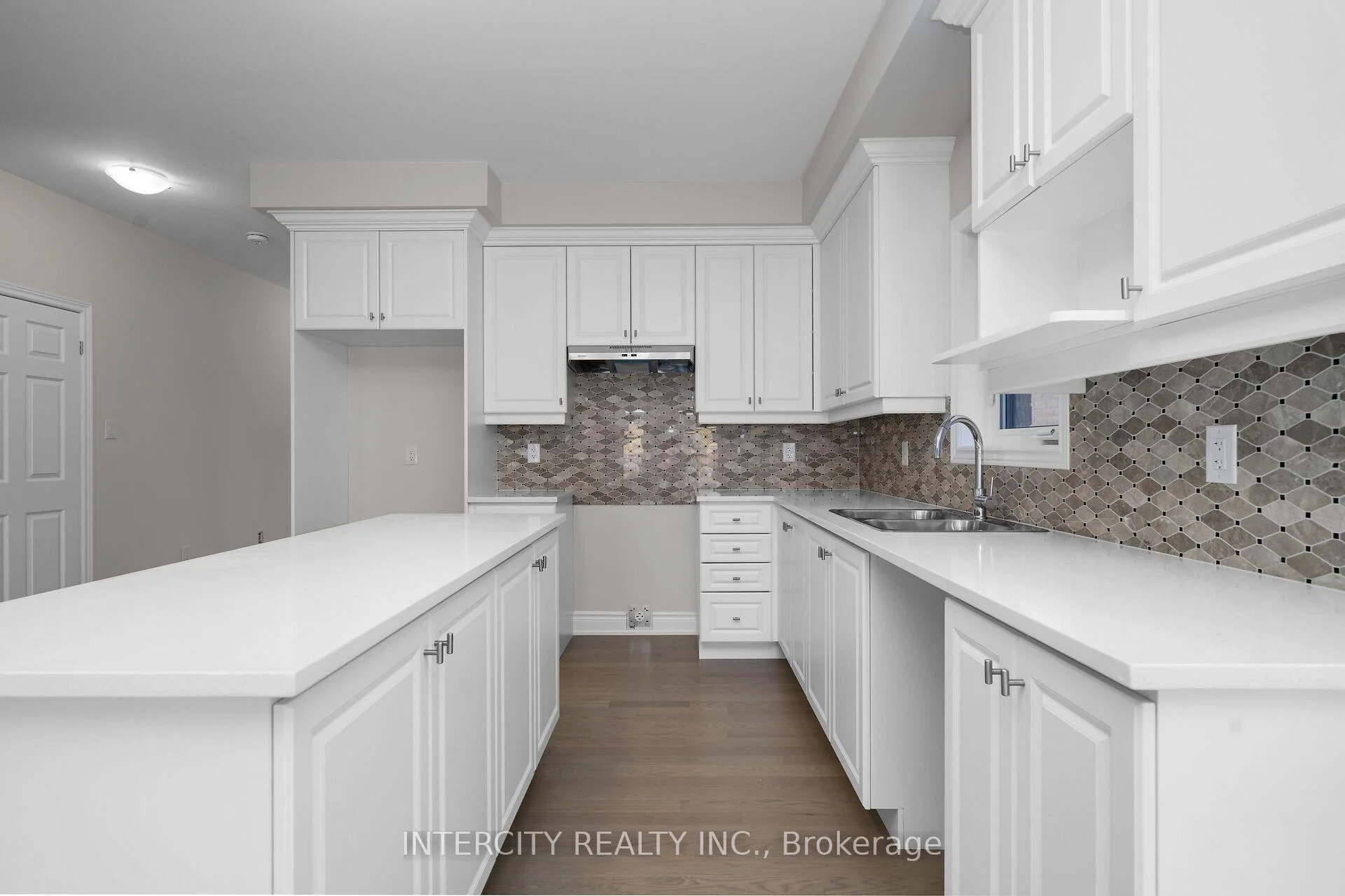 Photo 19 of 33 Ruby Lane, Halton Hills, Georgetown — HOMEH