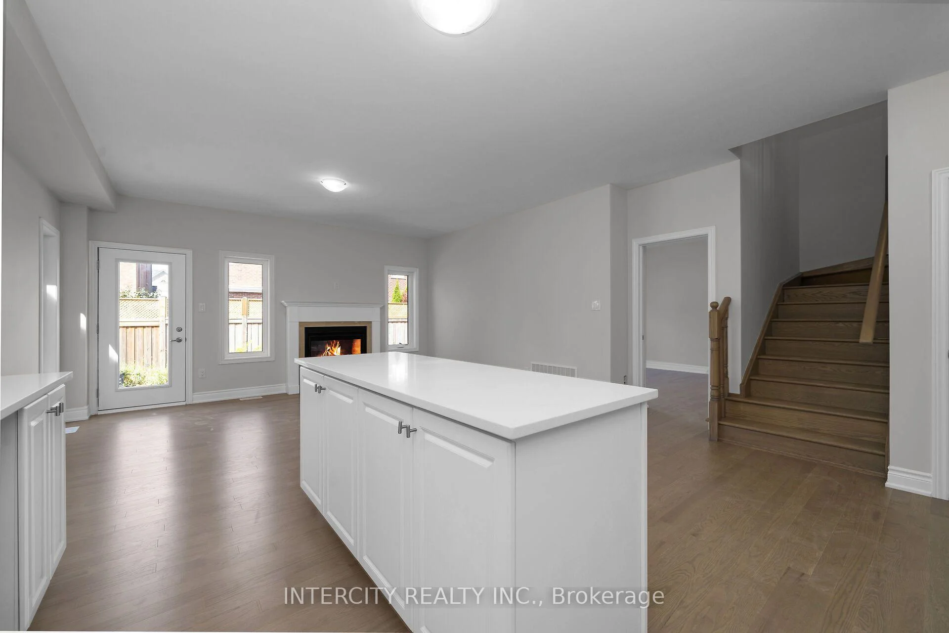 Photo 21 of 33 Ruby Lane, Halton Hills, Georgetown — HOMEH