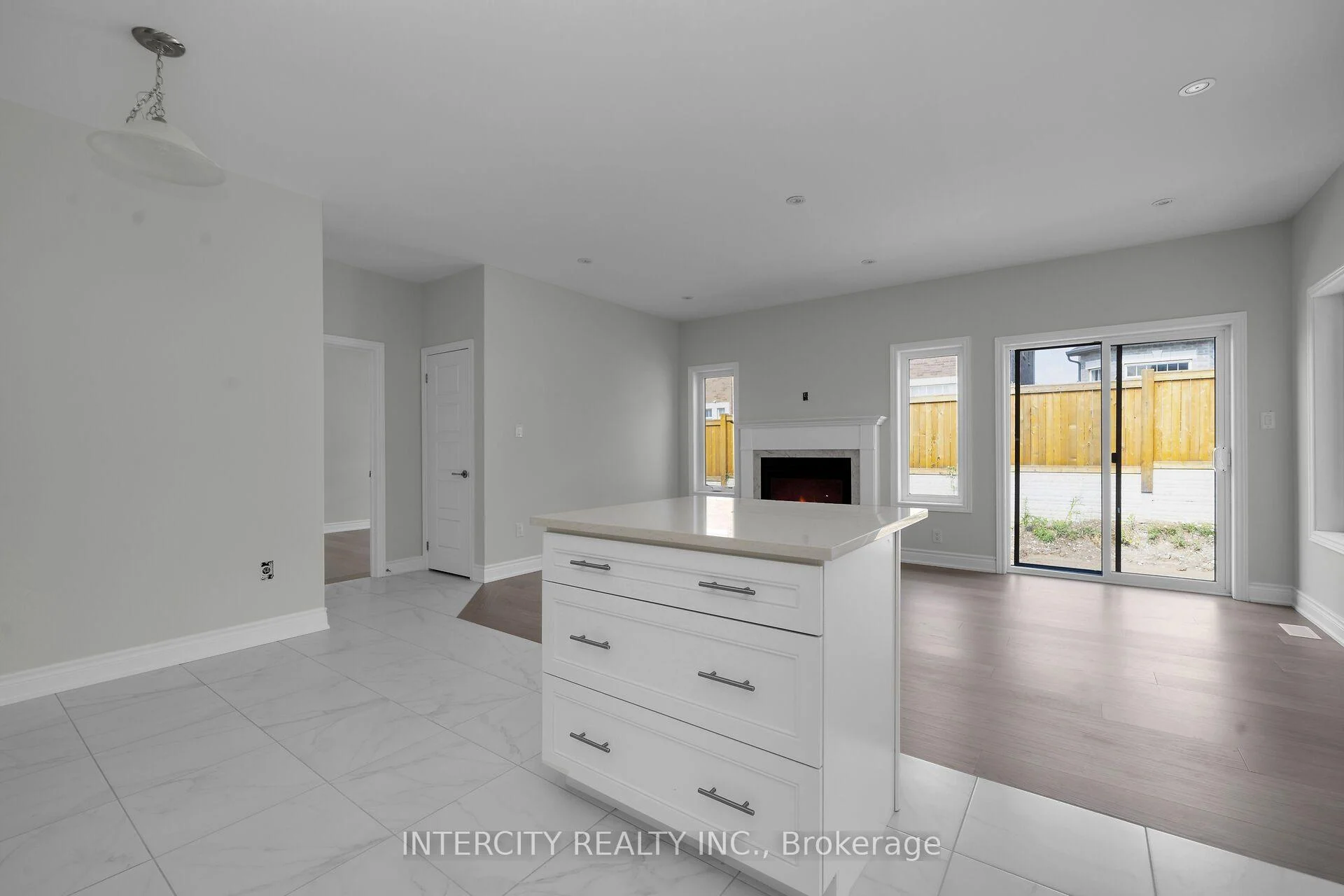 Photo 22 of 33 Ruby Lane, Halton Hills, Georgetown — HOMEH