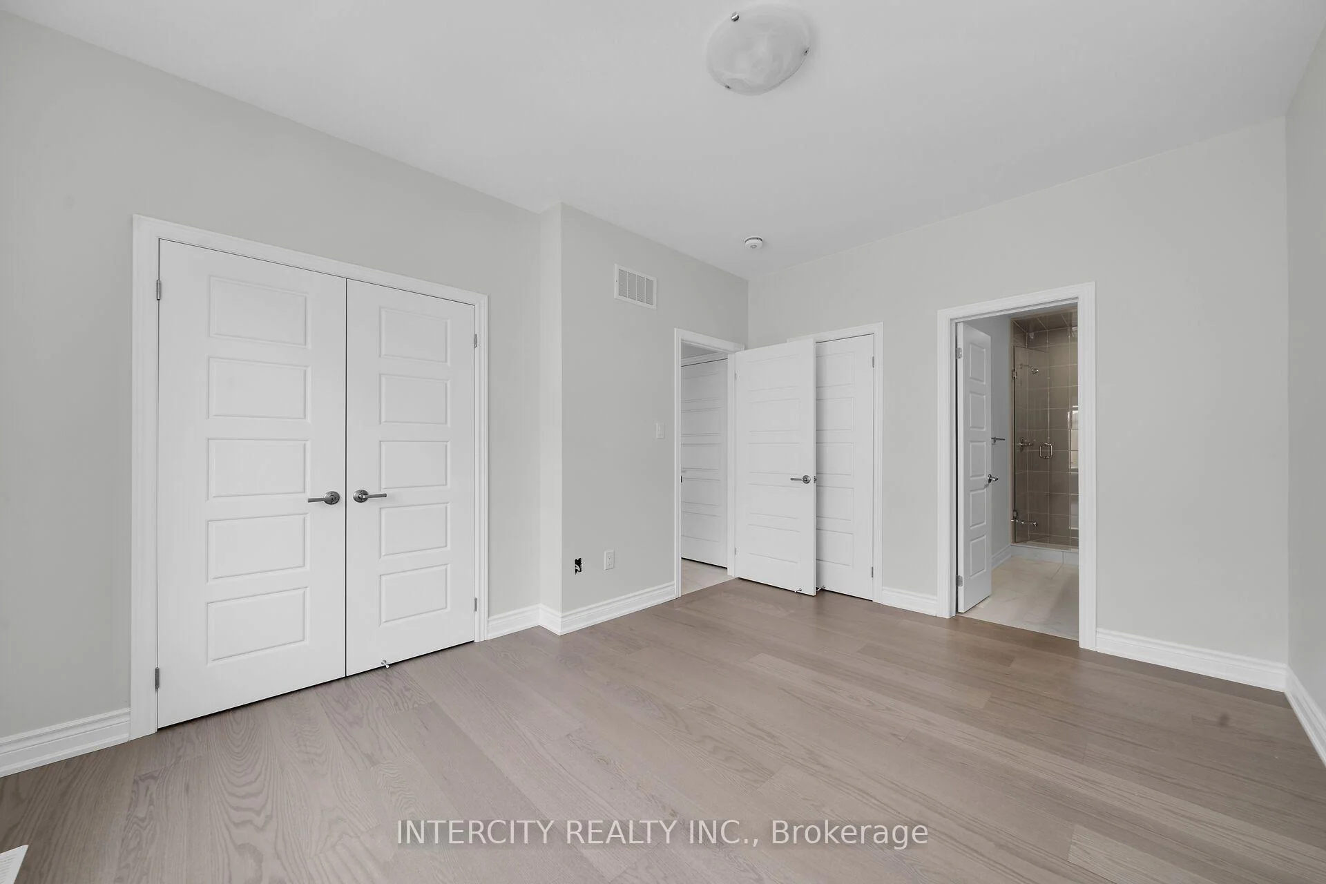Photo 36 of 33 Ruby Lane, Halton Hills, Georgetown — HOMEH