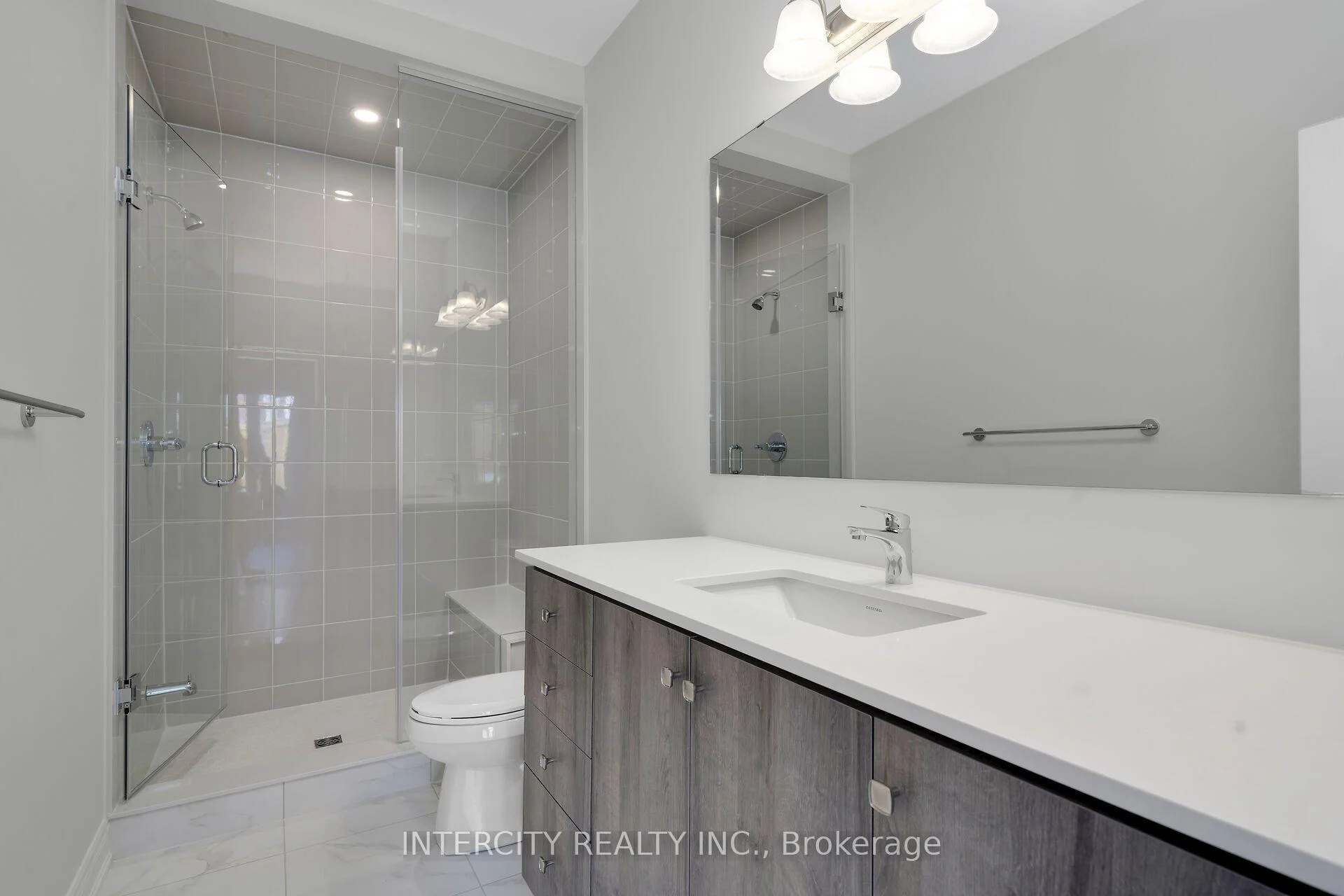 Photo 38 of 33 Ruby Lane, Halton Hills, Georgetown — HOMEH