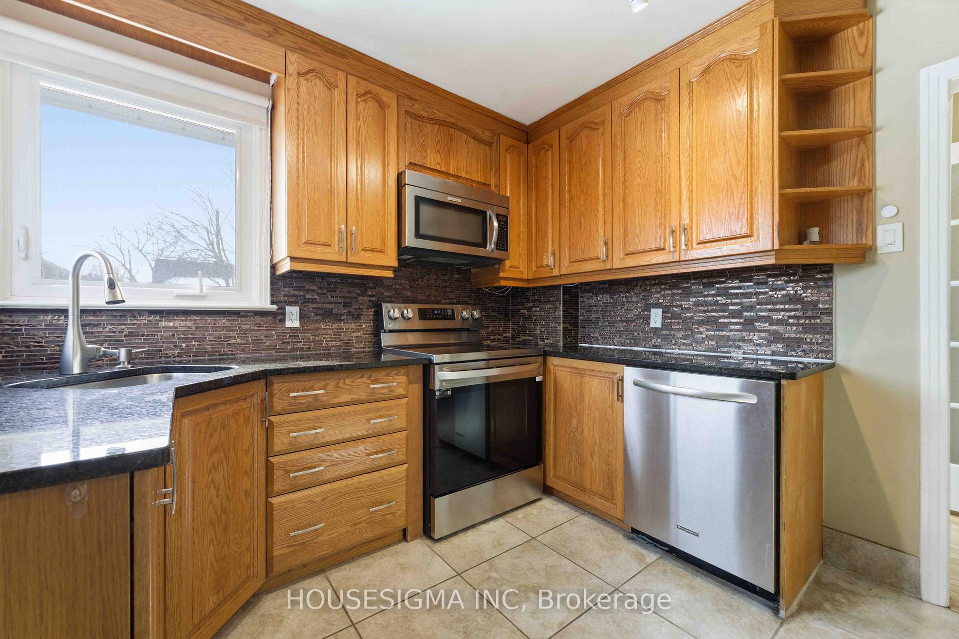 Photo 16 of 1047 Richard Avenue, Ottawa, Billings Bridge — HOMEH