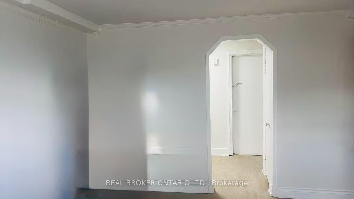 Photo 2 of Unit 1, 202 O'Connor Drive, Toronto, East York — HOMEH