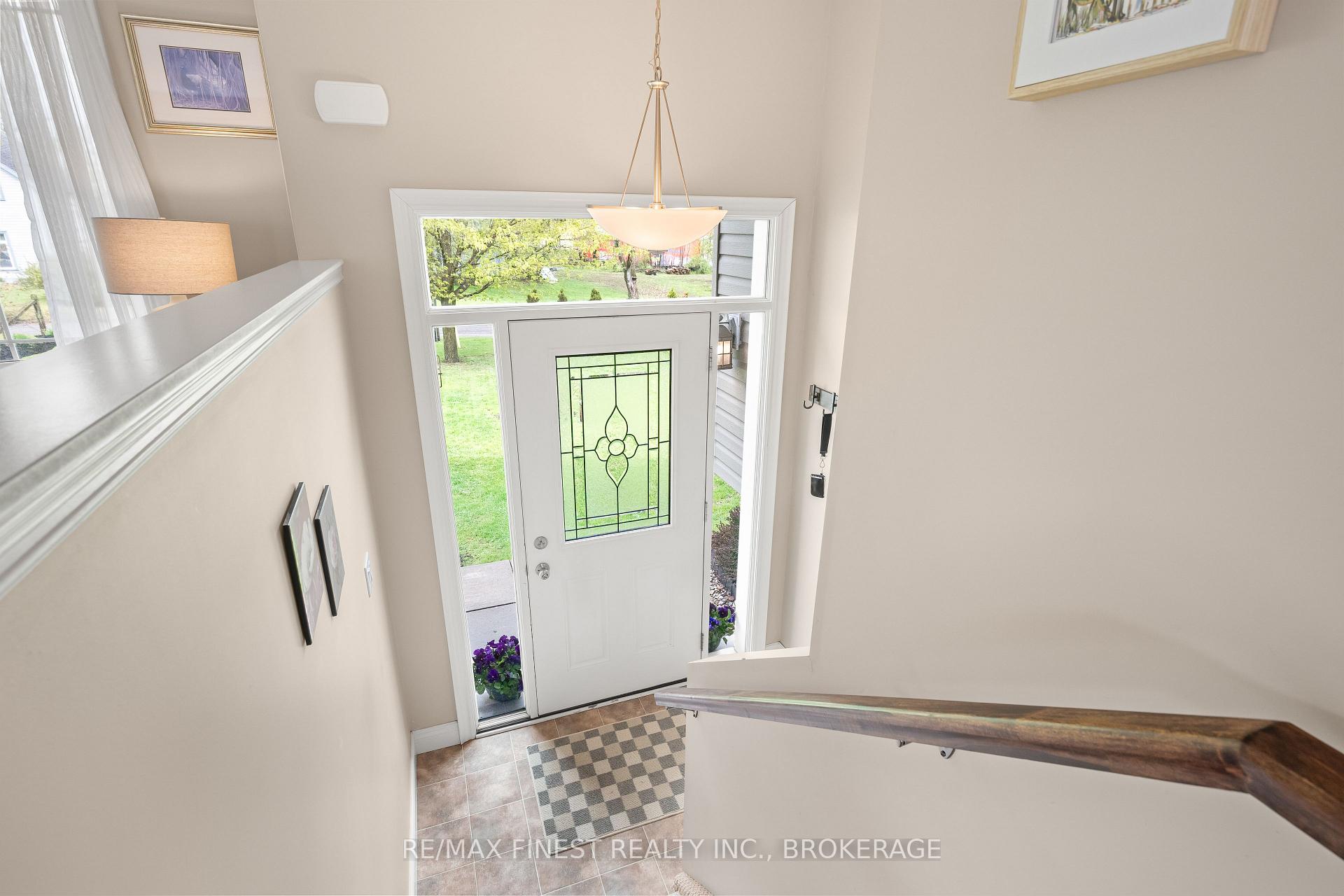 Photo 3 of 145 Upper Lake Street, Prince Edward County, Hallowell Ward — HOMEH