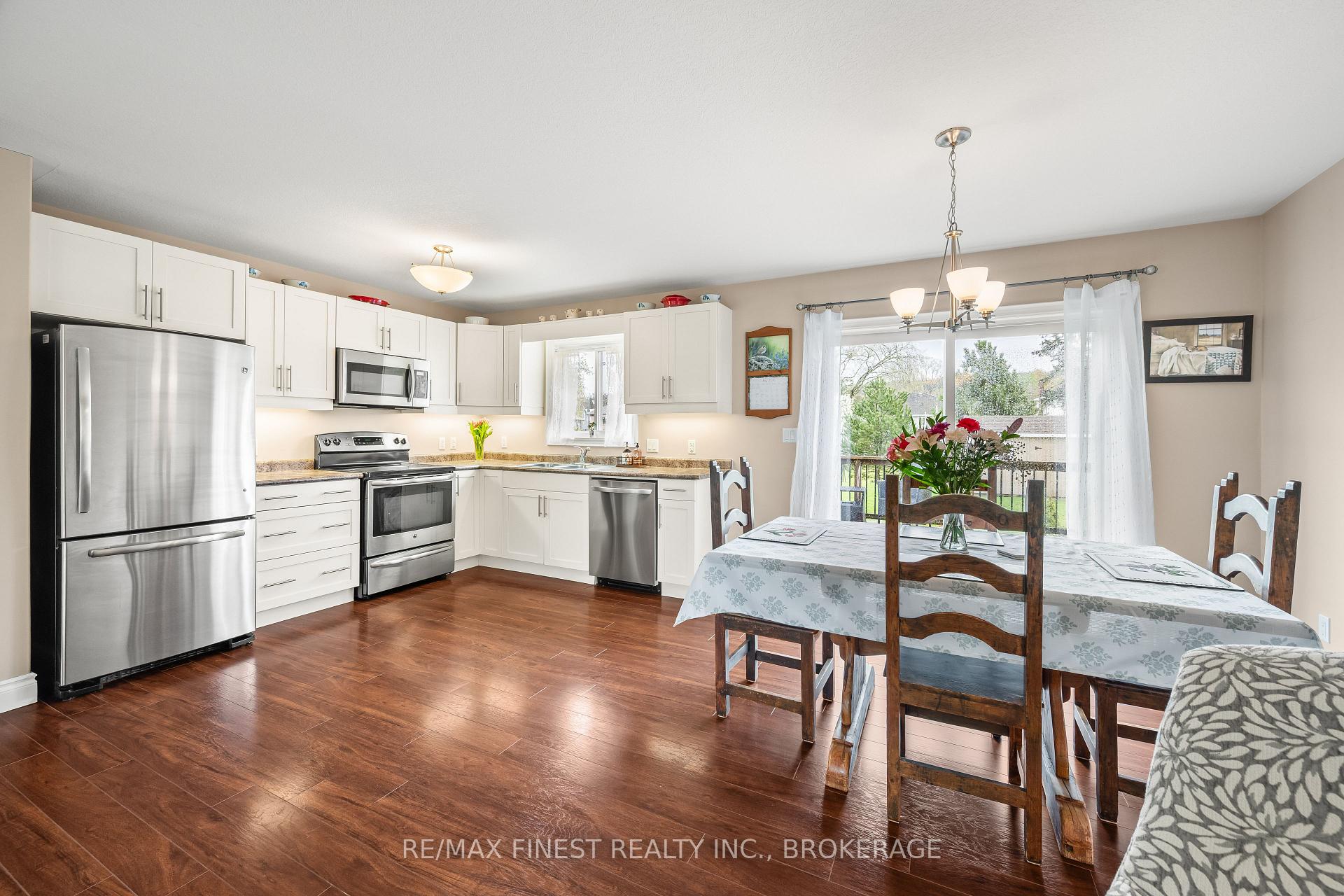 Photo 6 of 145 Upper Lake Street, Prince Edward County, Hallowell Ward — HOMEH