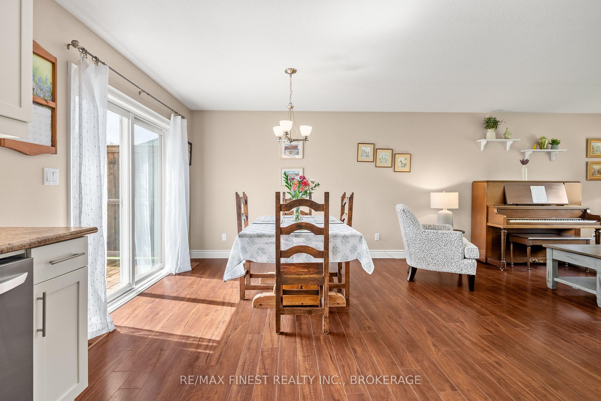Photo 10 of 145 Upper Lake Street, Prince Edward County, Hallowell Ward — HOMEH