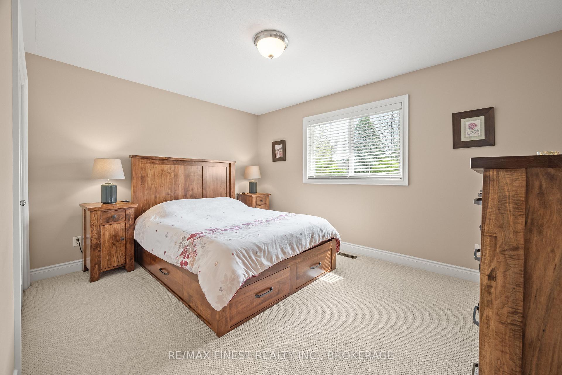 Photo 16 of 145 Upper Lake Street, Prince Edward County, Hallowell Ward — HOMEH