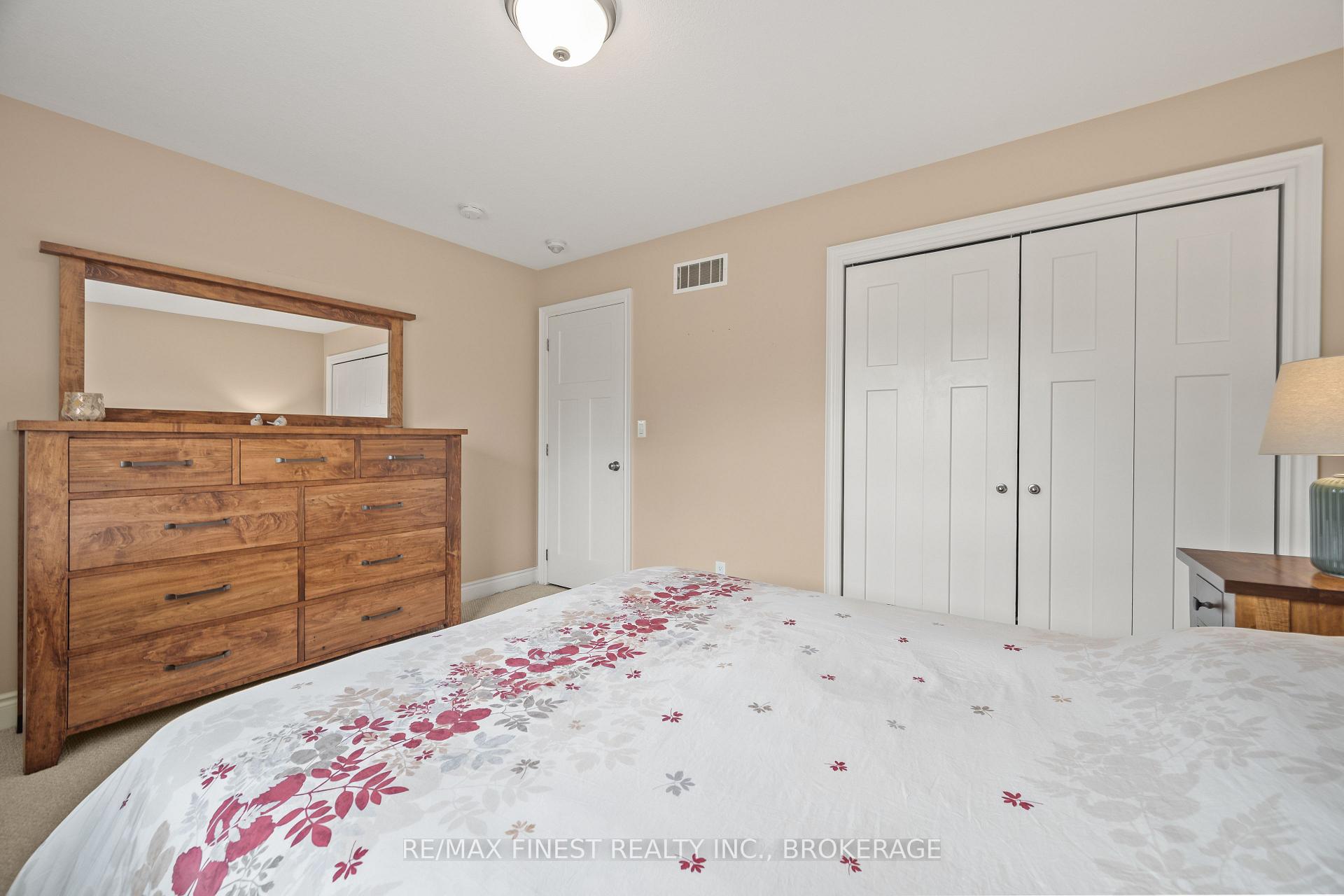 Photo 17 of 145 Upper Lake Street, Prince Edward County, Hallowell Ward — HOMEH