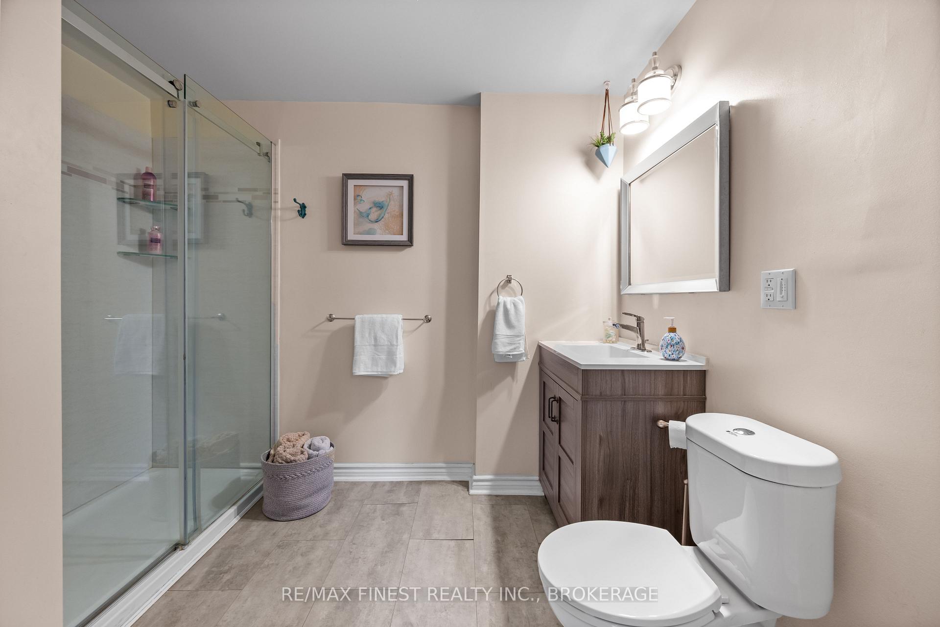 Photo 22 of 145 Upper Lake Street, Prince Edward County, Hallowell Ward — HOMEH