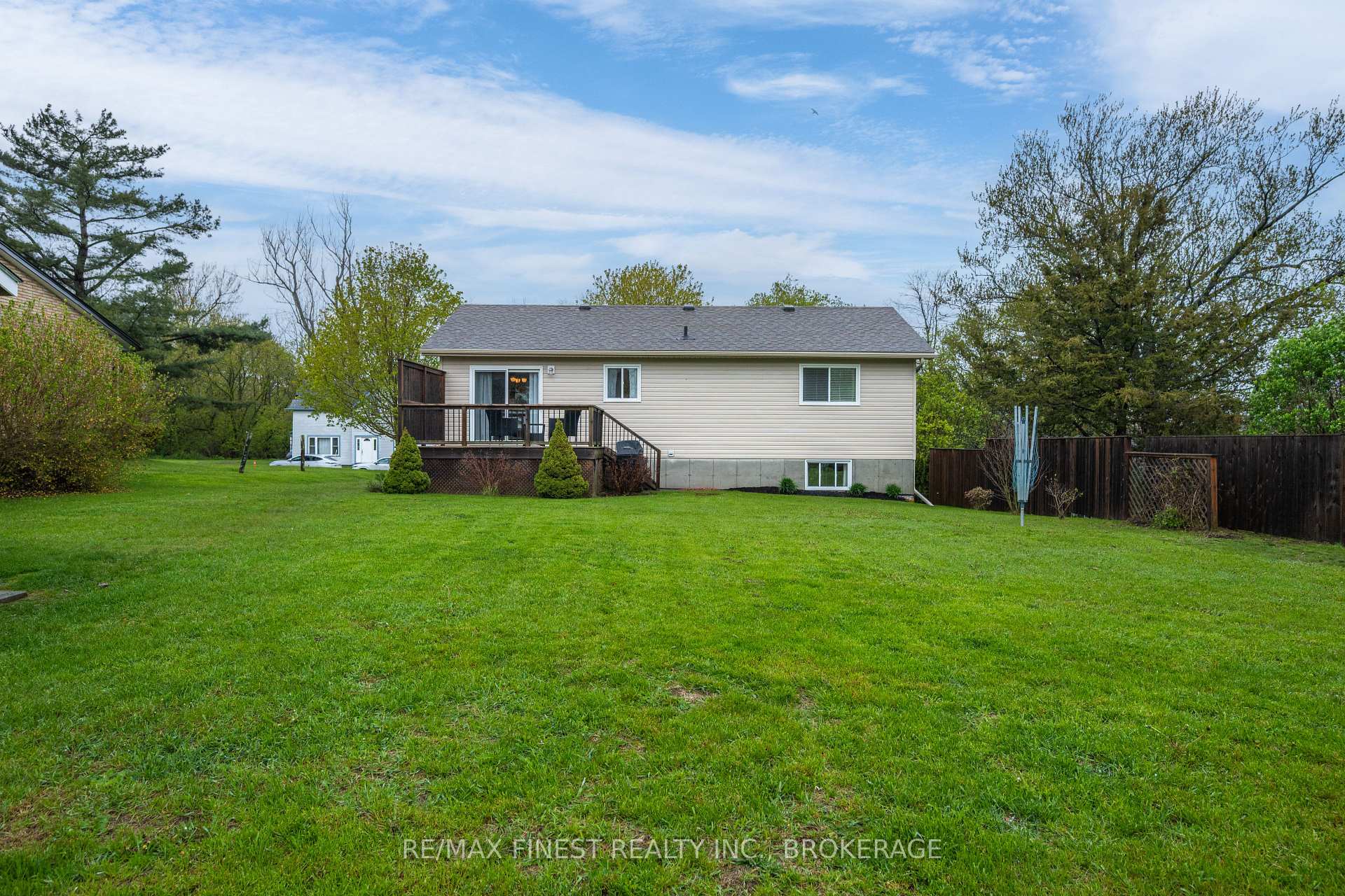 Photo 33 of 145 Upper Lake Street, Prince Edward County, Hallowell Ward — HOMEH