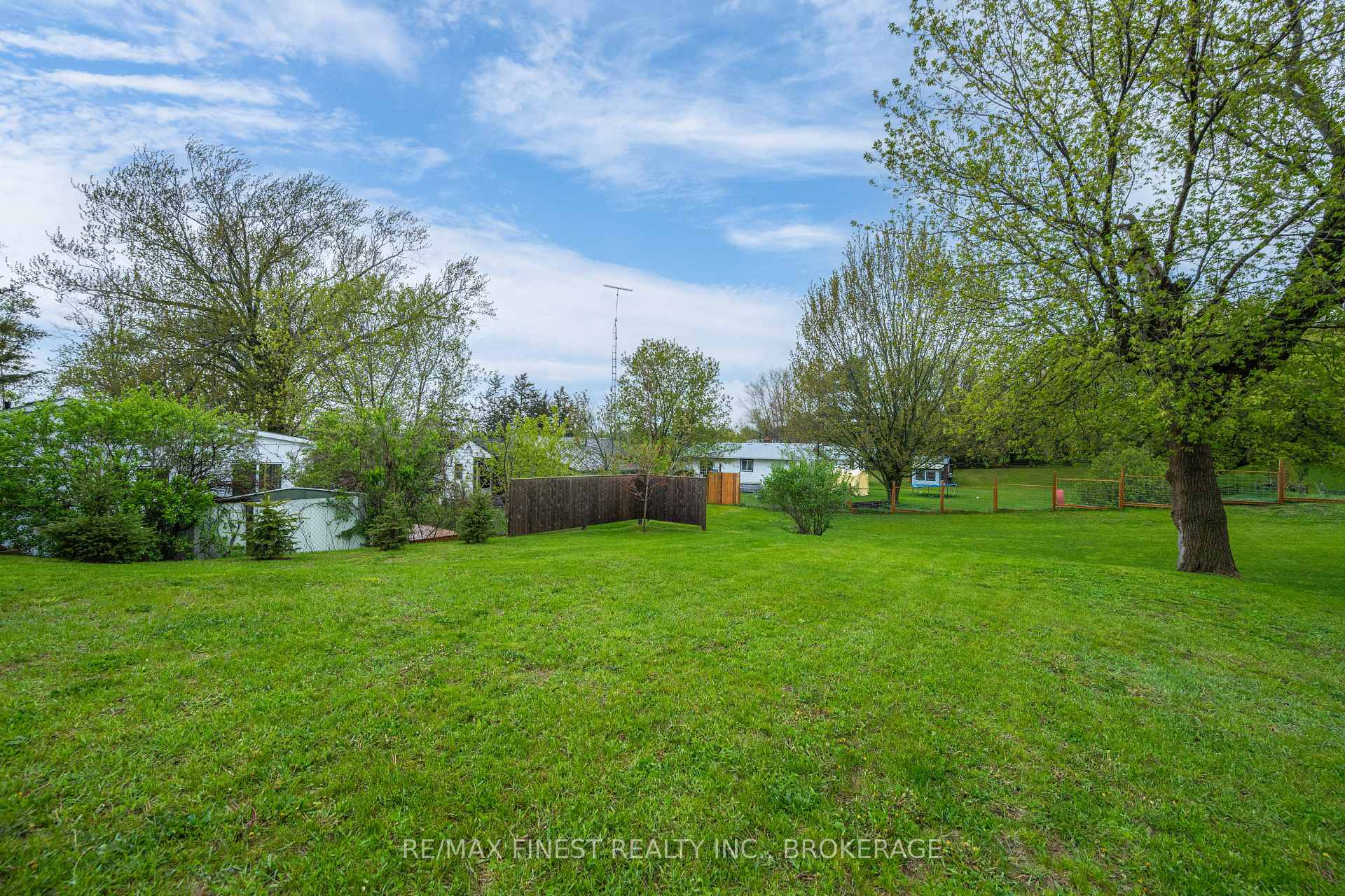 Photo 37 of 145 Upper Lake Street, Prince Edward County, Hallowell Ward — HOMEH