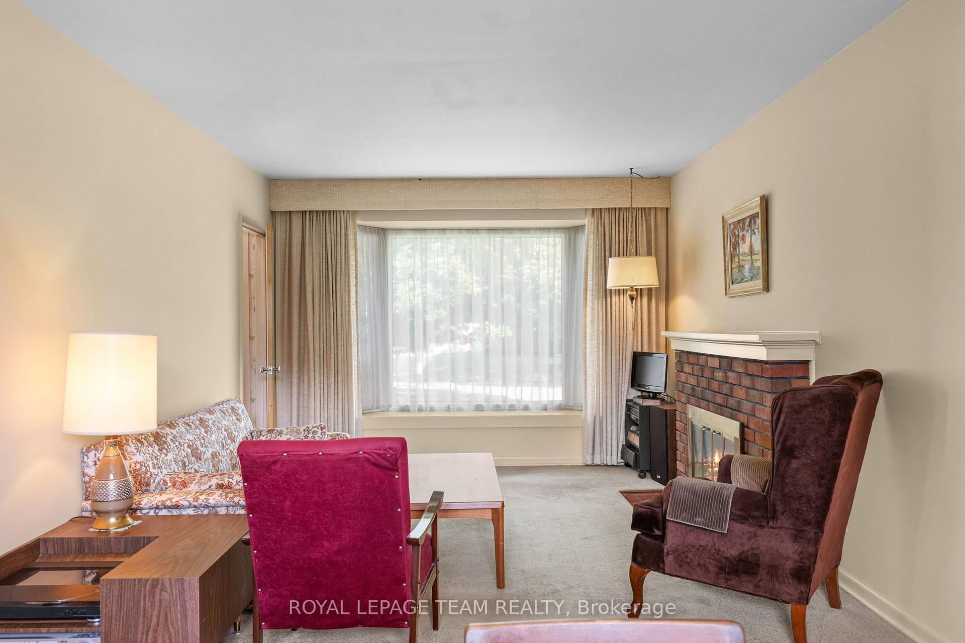 Photo 10 of 528 Browning Avenue, Ottawa, Riverview Park — HOMEH