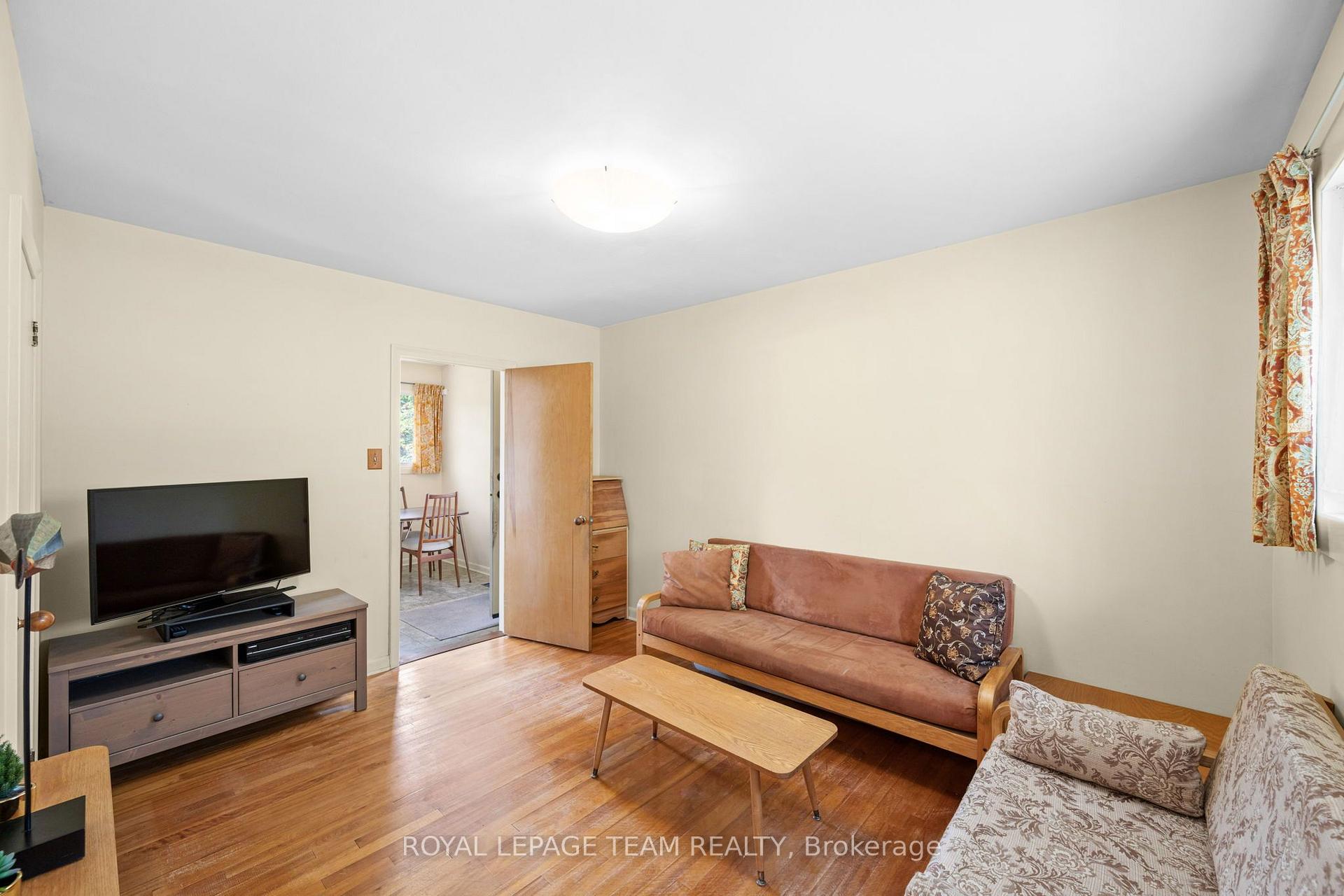 Photo 15 of 528 Browning Avenue, Ottawa, Riverview Park — HOMEH
