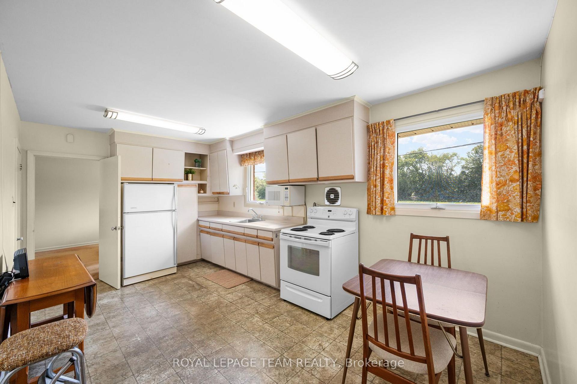 Photo 16 of 528 Browning Avenue, Ottawa, Riverview Park — HOMEH
