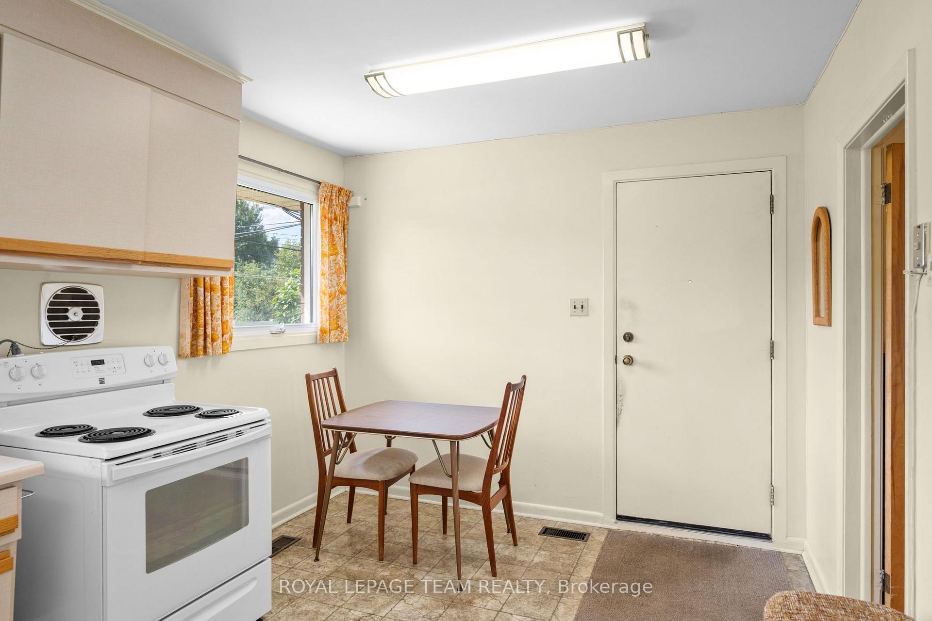 Photo 18 of 528 Browning Avenue, Ottawa, Riverview Park — HOMEH