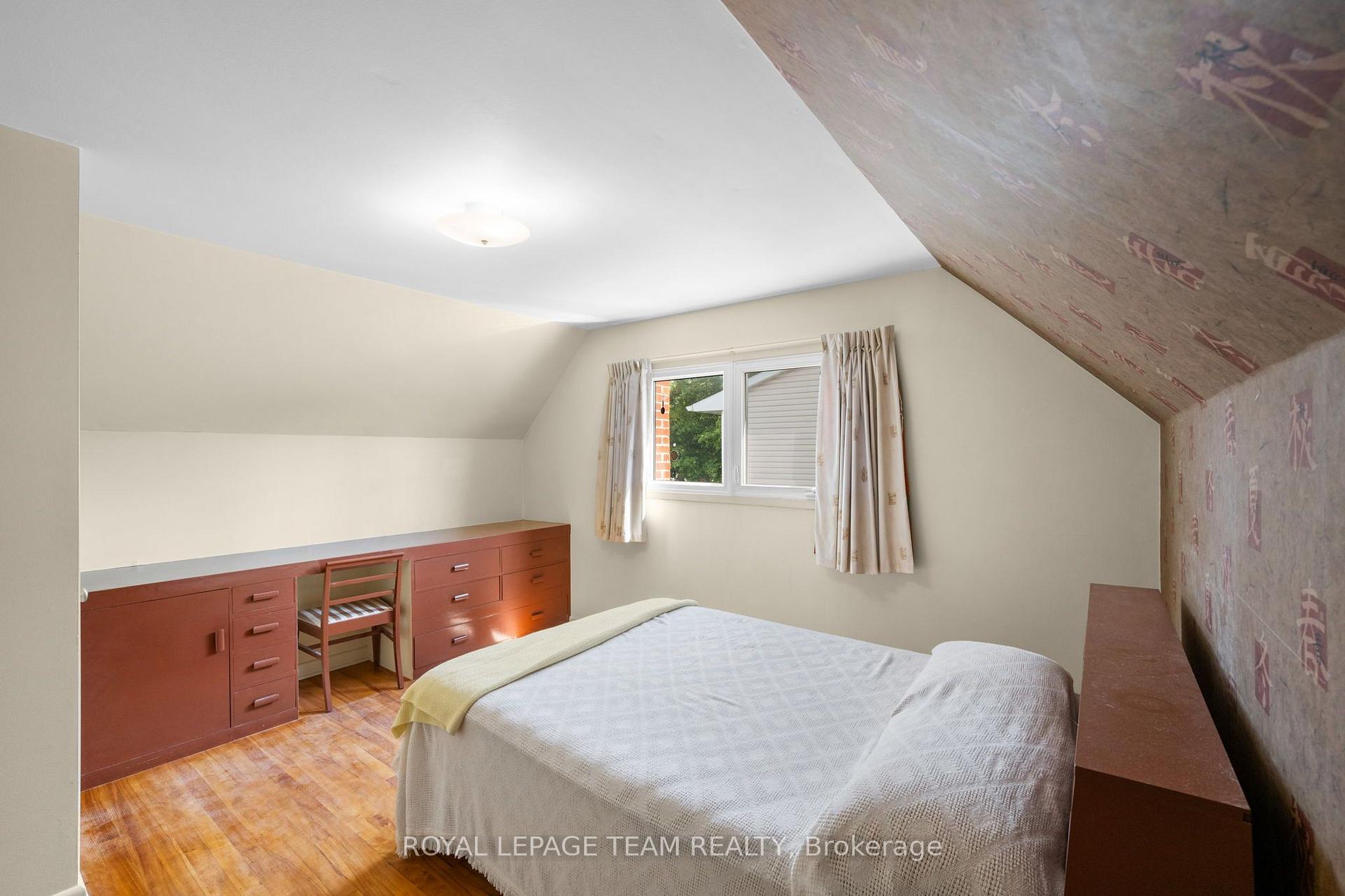 Photo 21 of 528 Browning Avenue, Ottawa, Riverview Park — HOMEH