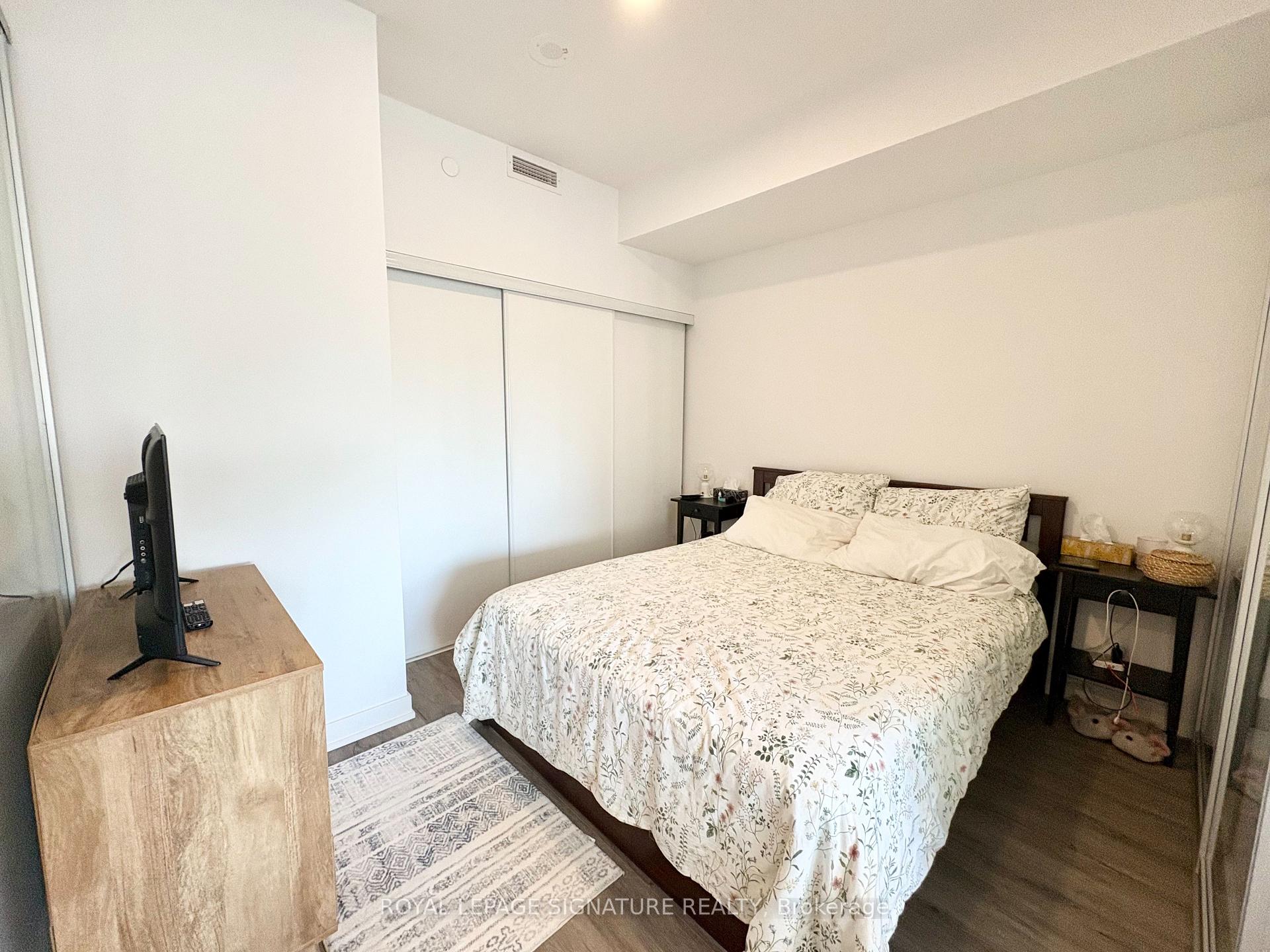 Photo 5 of Unit 605, 1 Cardiff Road, Toronto, Mount Pleasant East — HOMEH