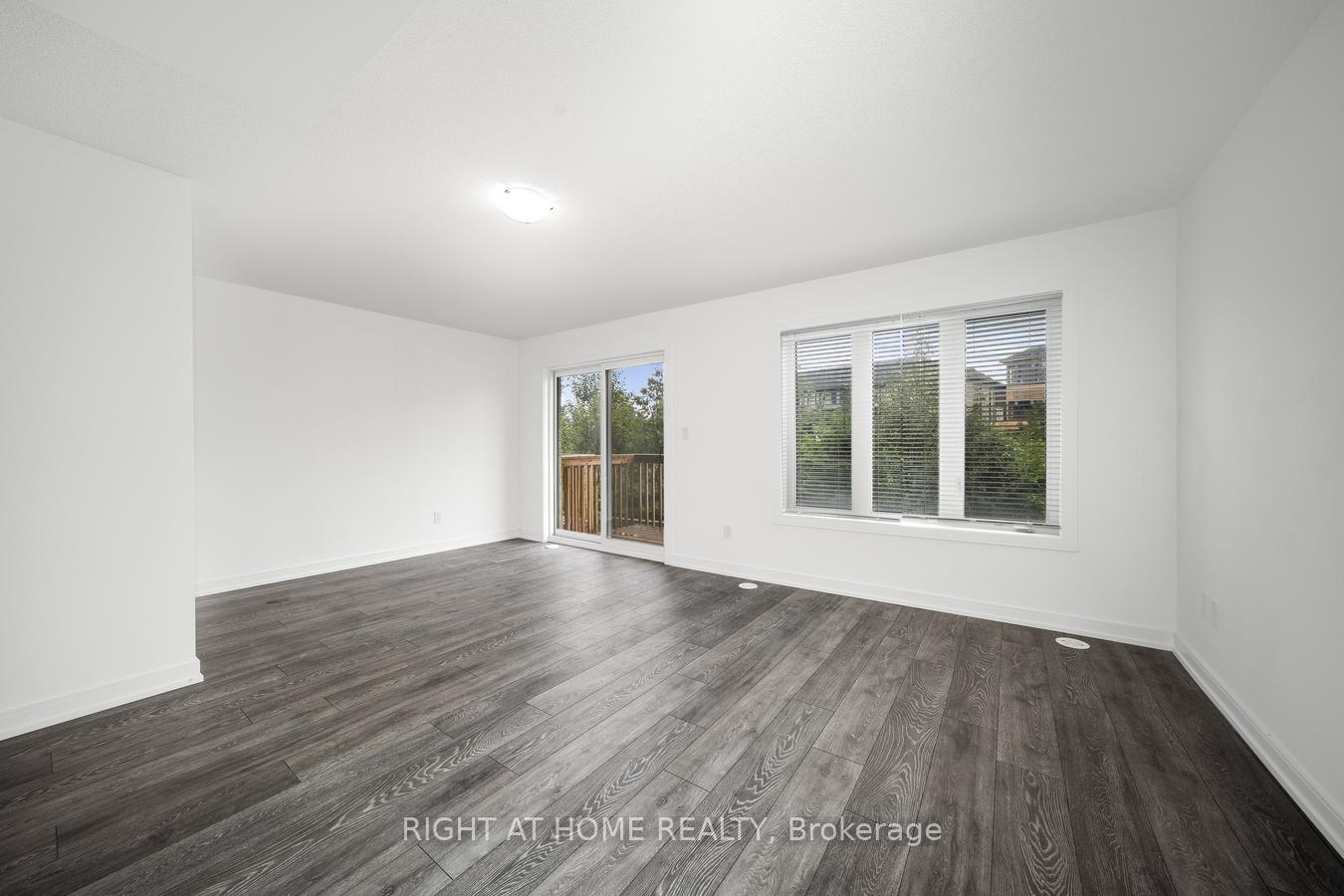 Photo 4 of 6 Blue Forest Crescent, Barrie, Painswick North — HOMEH