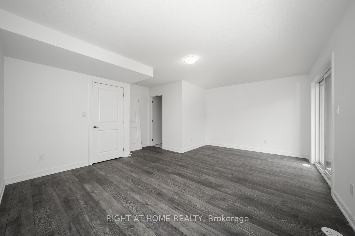 Photo 5 of 6 Blue Forest Crescent, Barrie, Painswick North — HOMEH