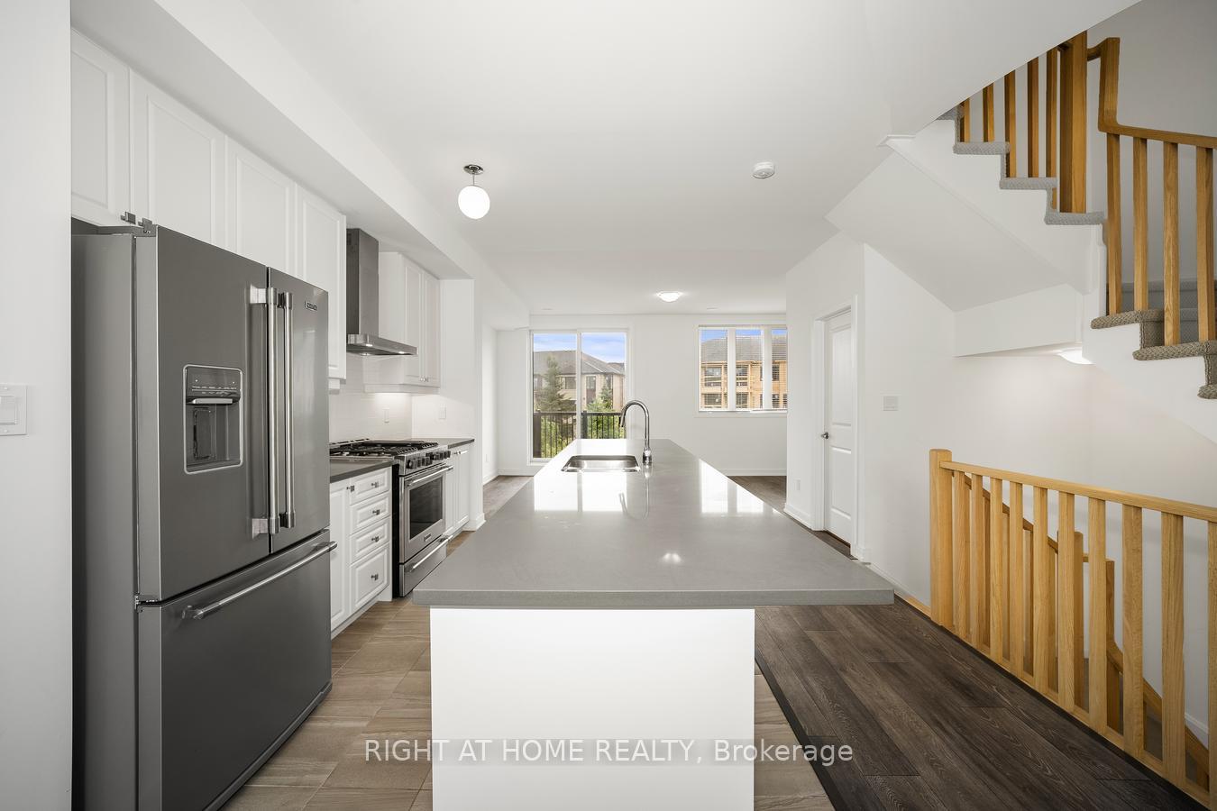 Photo 13 of 6 Blue Forest Crescent, Barrie, Painswick North — HOMEH