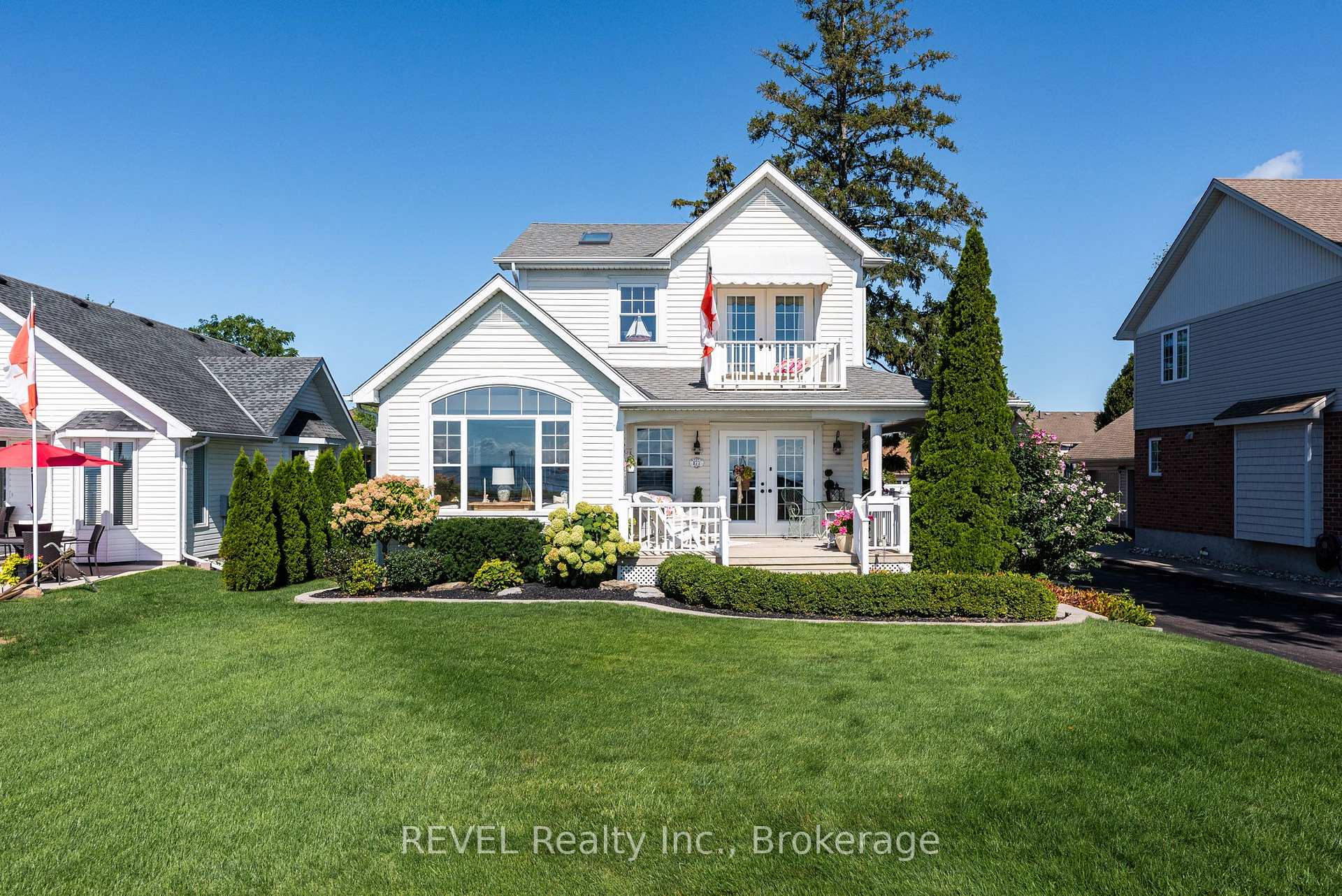 Photo of 177 Lakeshore Road W