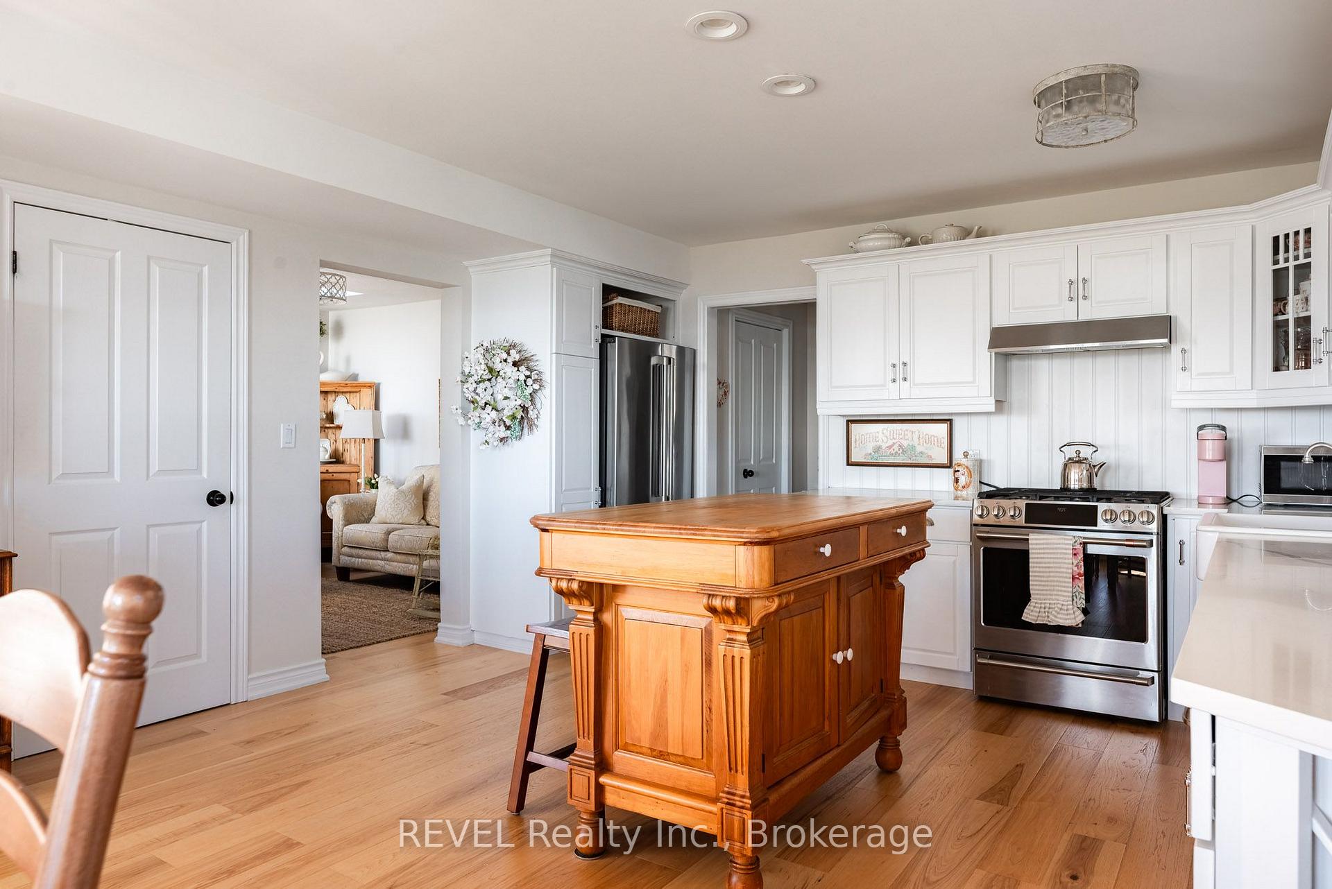 Photo 16 of 177 Lakeshore Road W, Port Colborne, Sugarloaf — HOMEH