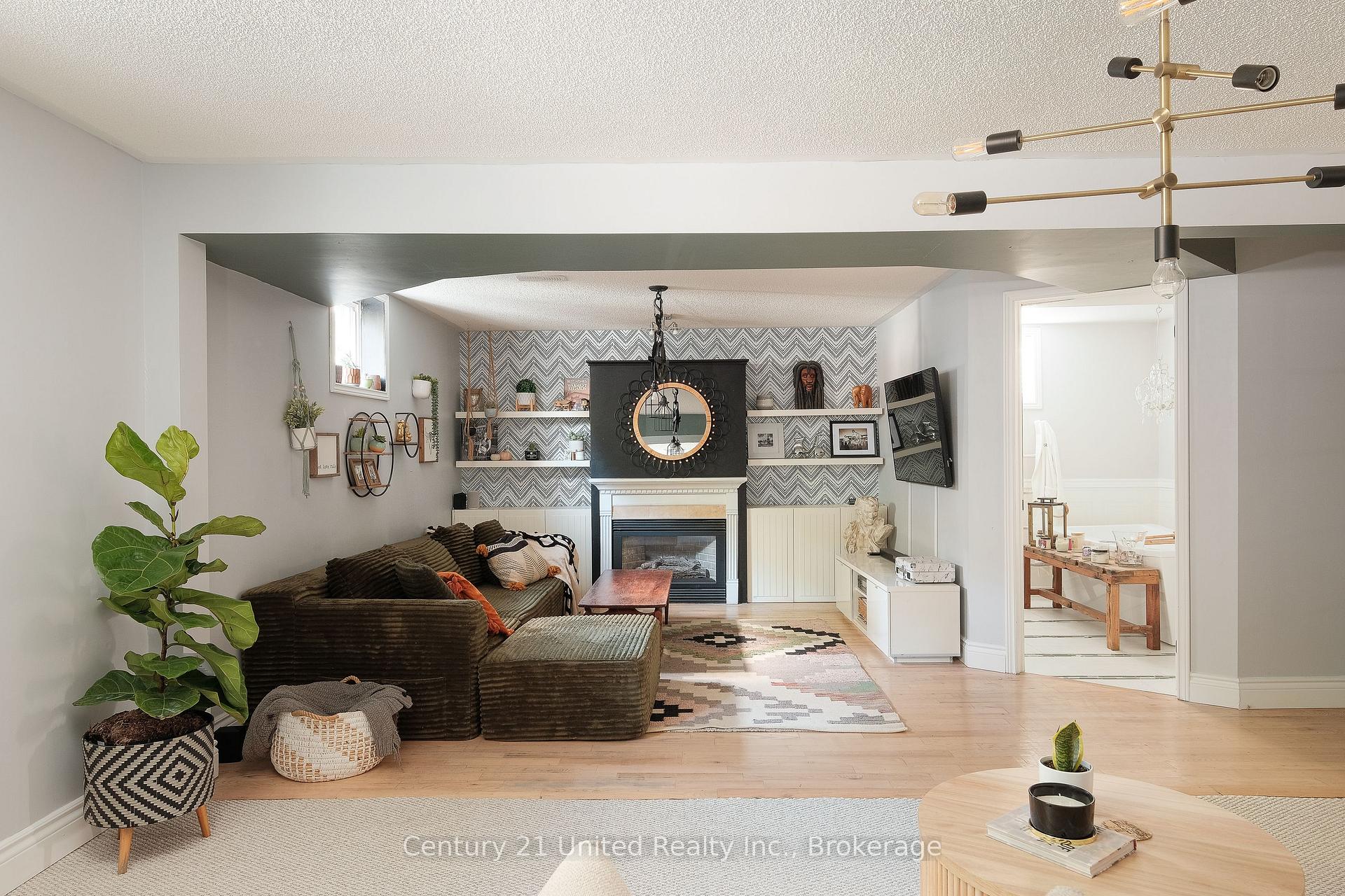 Photo 12 of 2229 Lorraine Drive, Peterborough, Northcrest Ward 5 — HOMEH