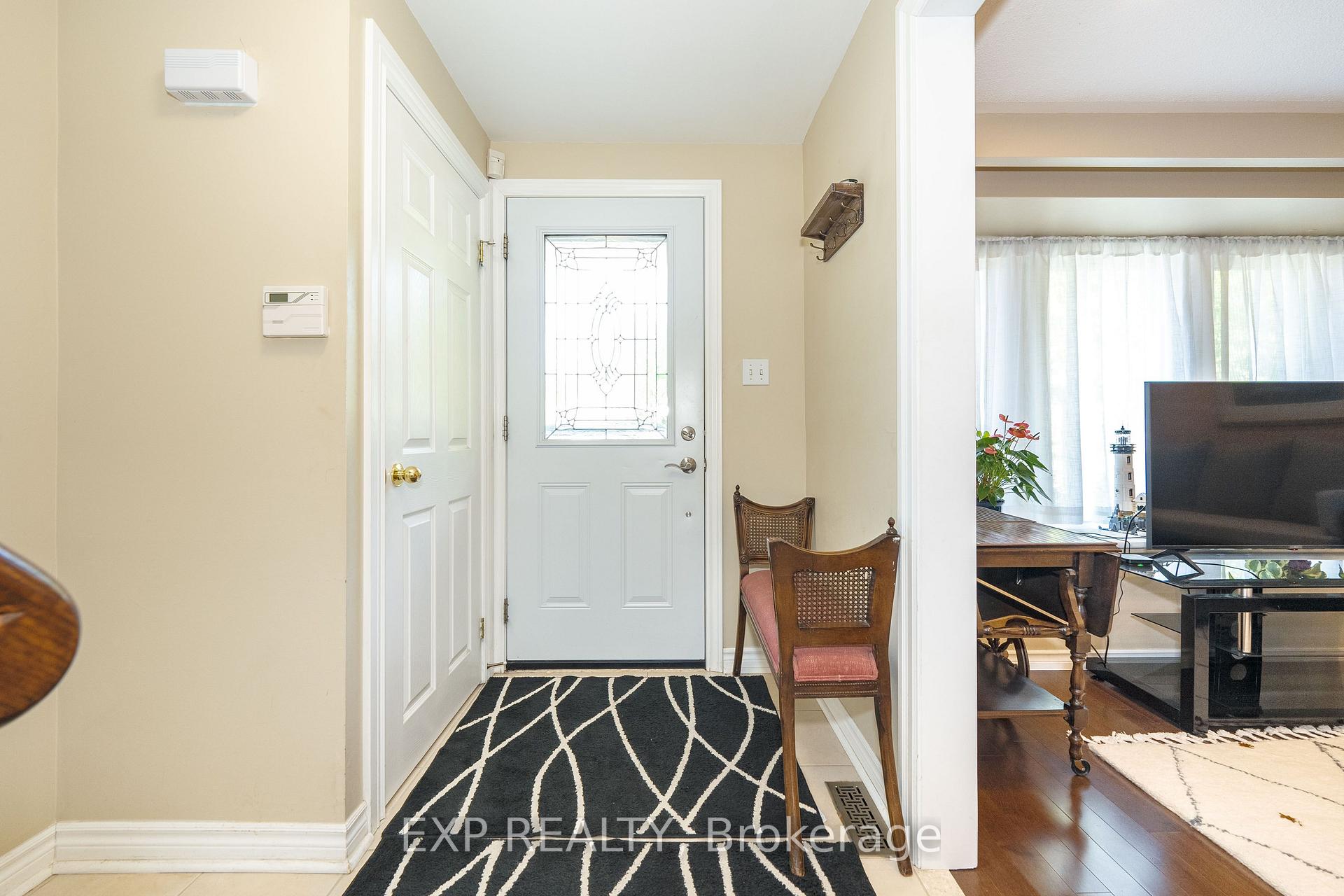 Photo 5 of 74 Longford Crescent, Scarborough, L'Amoreaux — HOMEH