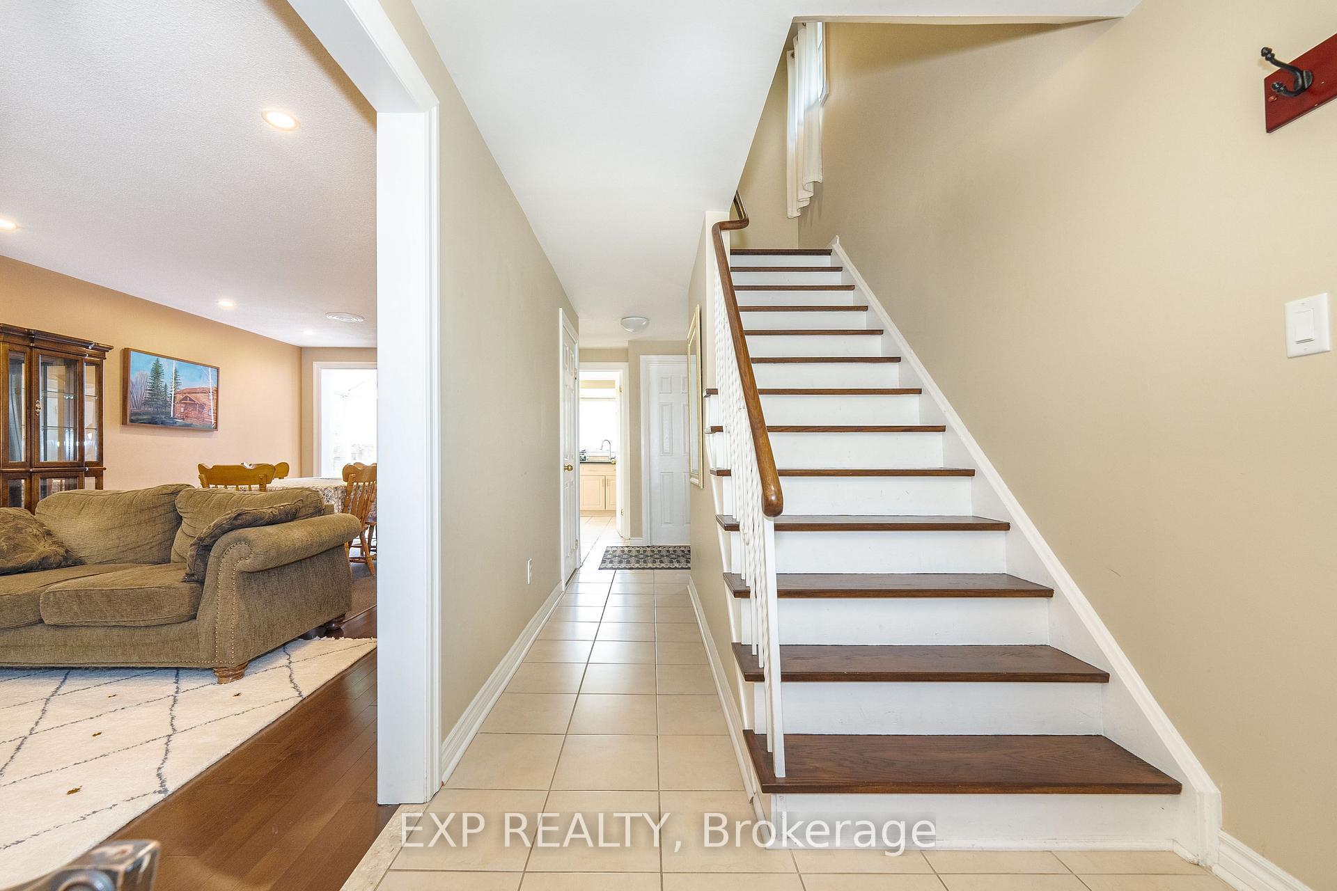 Photo 6 of 74 Longford Crescent, Scarborough, L'Amoreaux — HOMEH