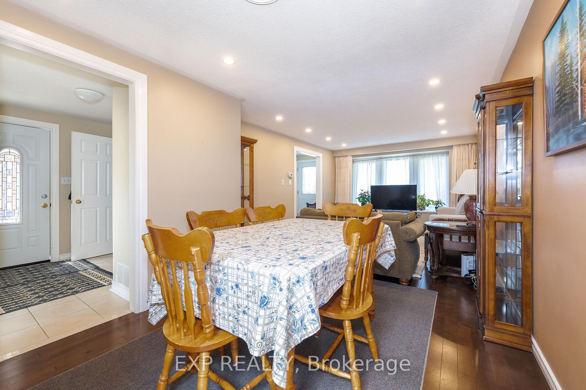Photo 12 of 74 Longford Crescent, Scarborough, L'Amoreaux — HOMEH