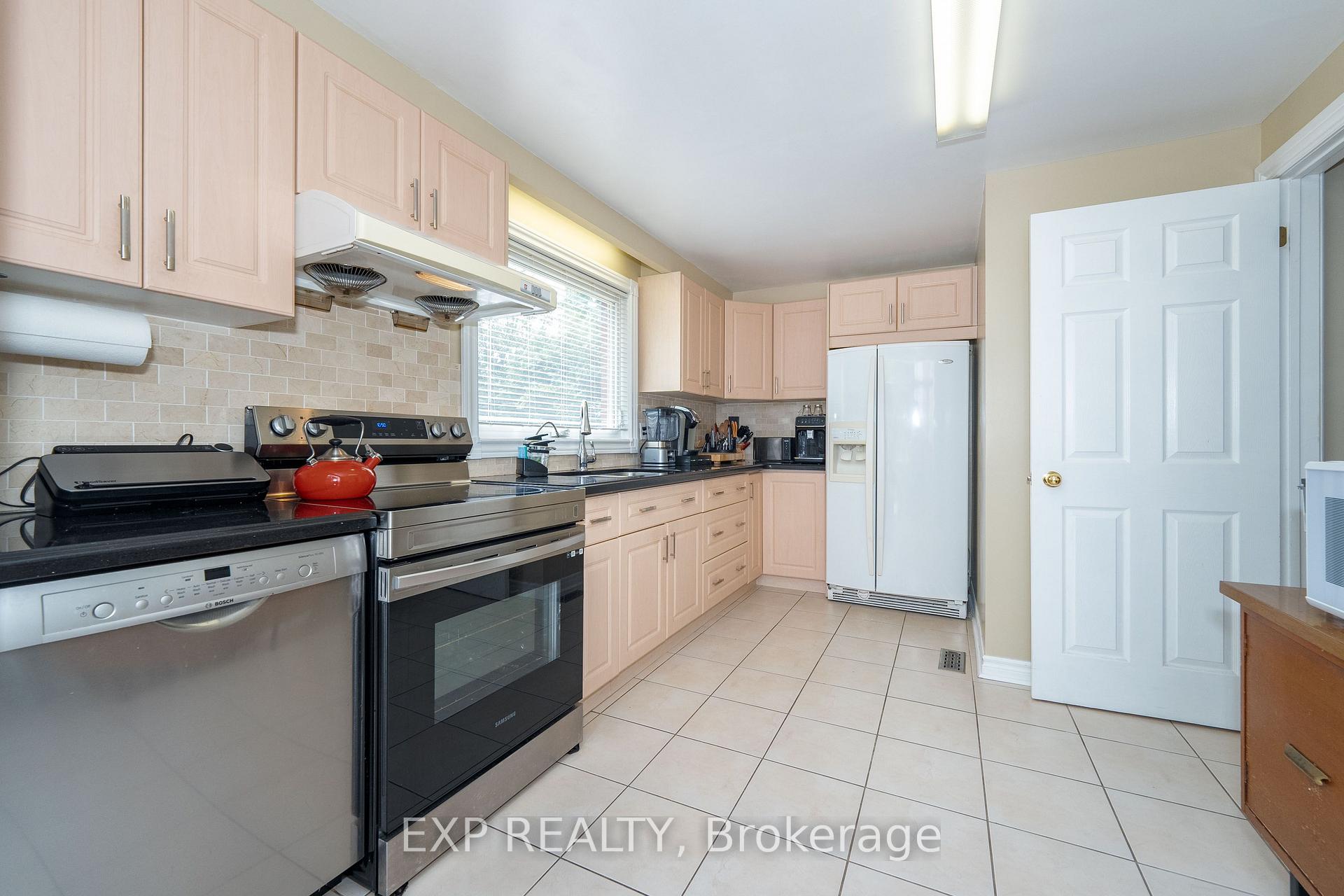 Photo 18 of 74 Longford Crescent, Scarborough, L'Amoreaux — HOMEH