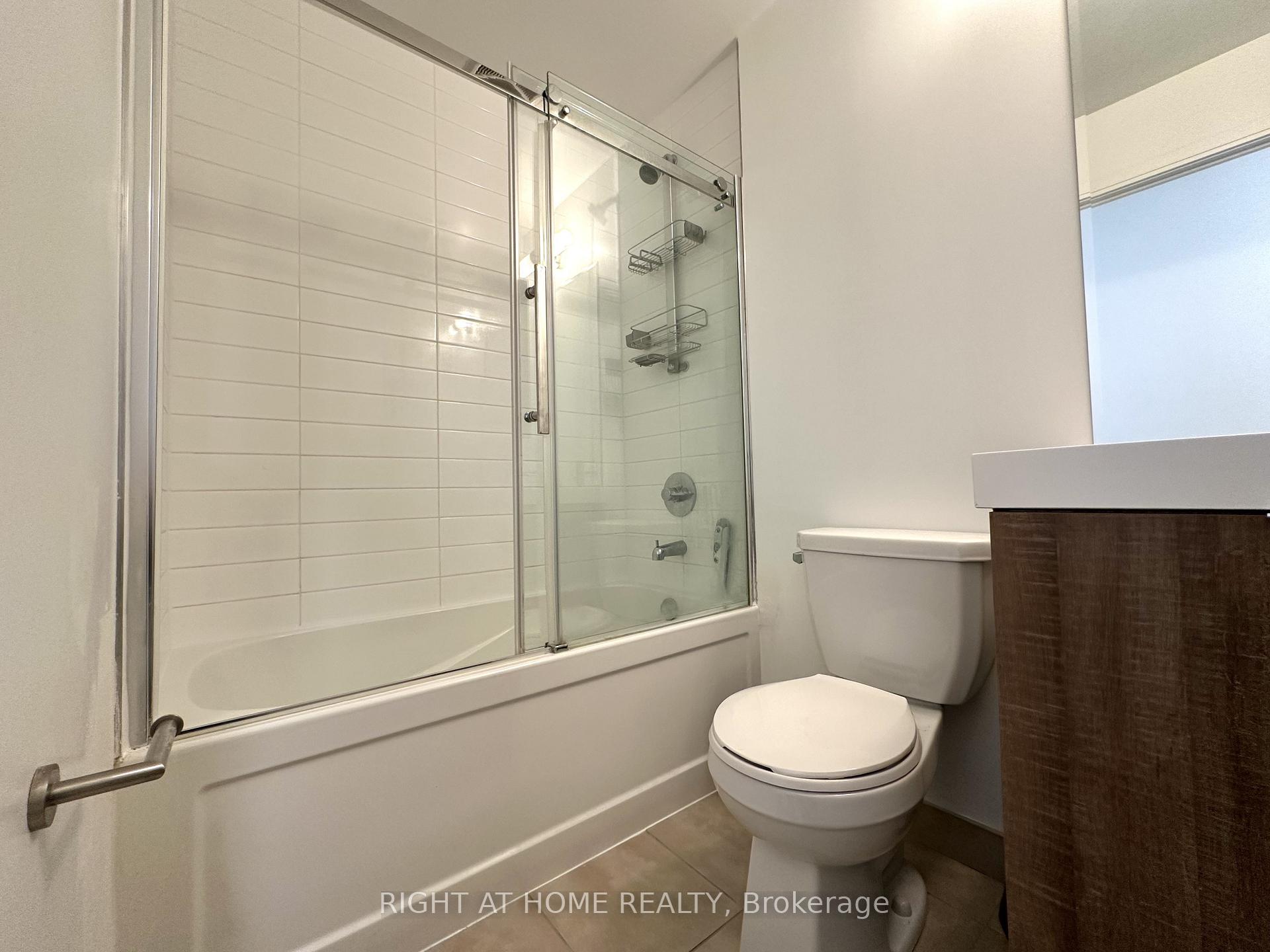 Photo 4 of Unit 321, 621 Sheppard Avenue E, North York, Bayview Village — HOMEH