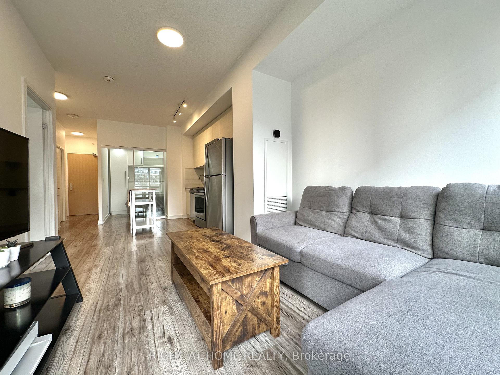 Photo 7 of Unit 321, 621 Sheppard Avenue E, North York, Bayview Village — HOMEH