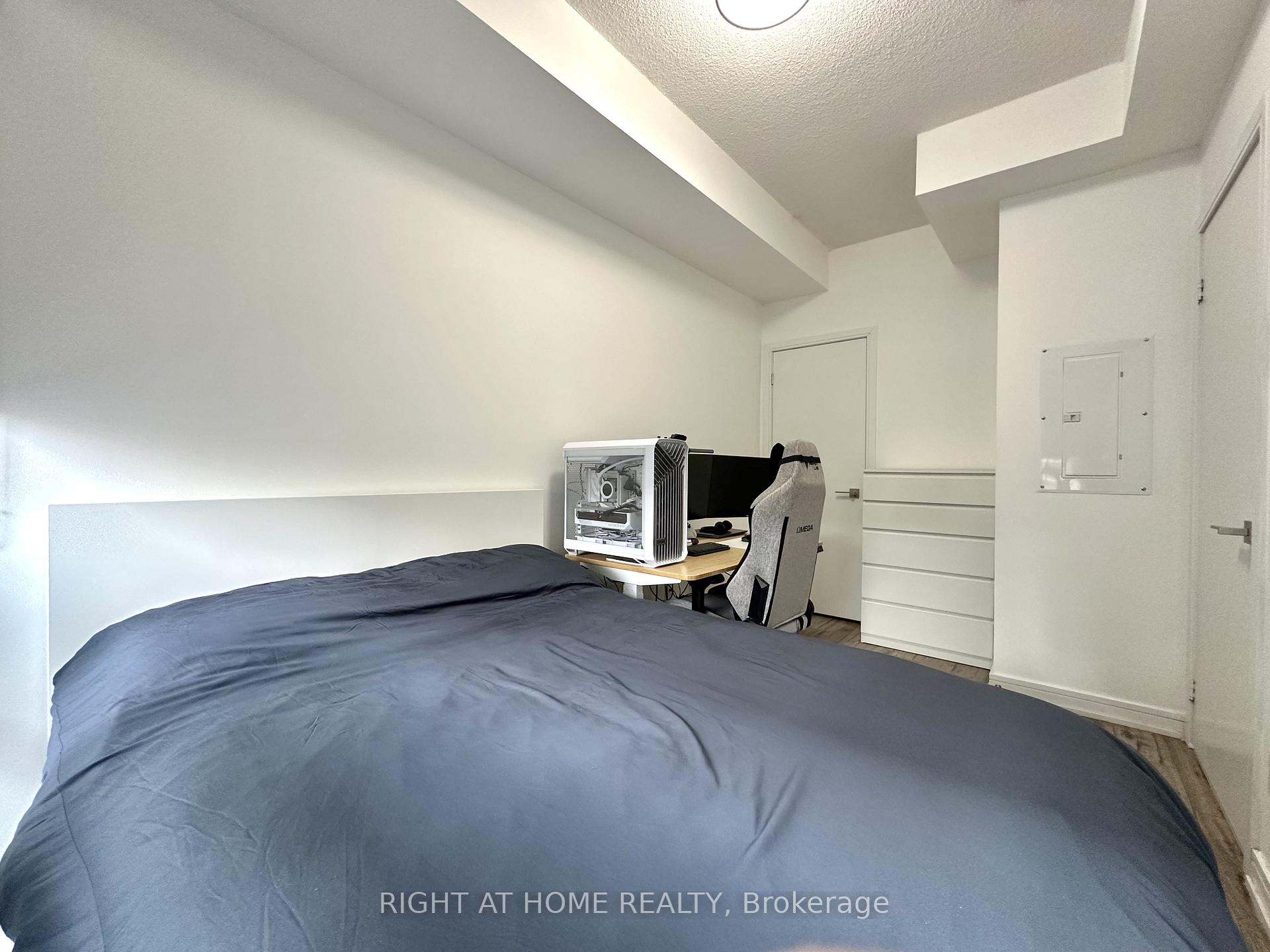 Photo 9 of Unit 321, 621 Sheppard Avenue E, North York, Bayview Village — HOMEH