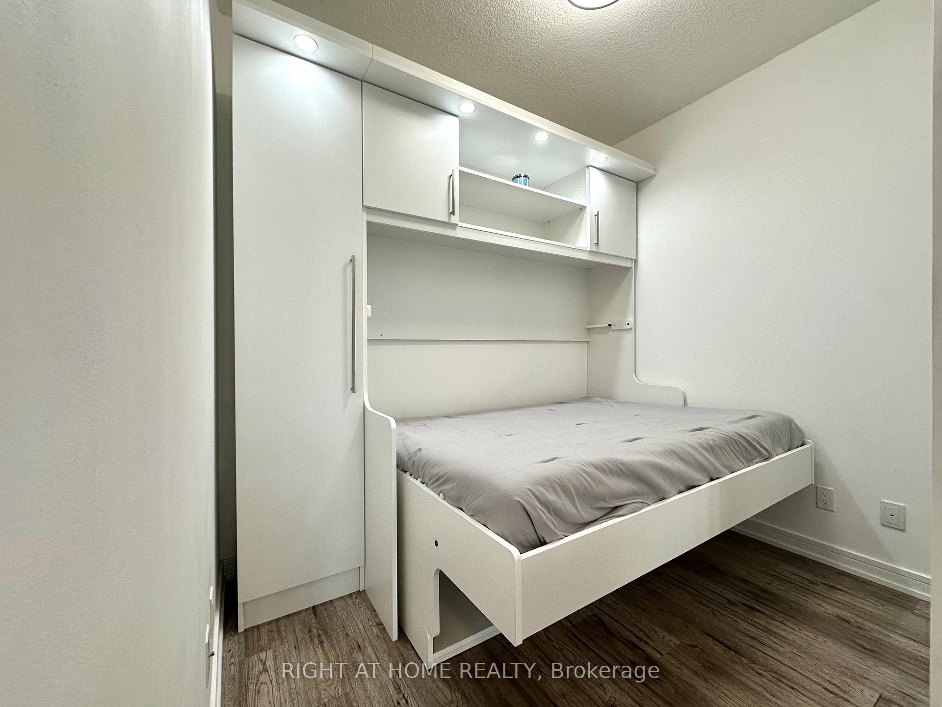 Photo 10 of Unit 321, 621 Sheppard Avenue E, North York, Bayview Village — HOMEH