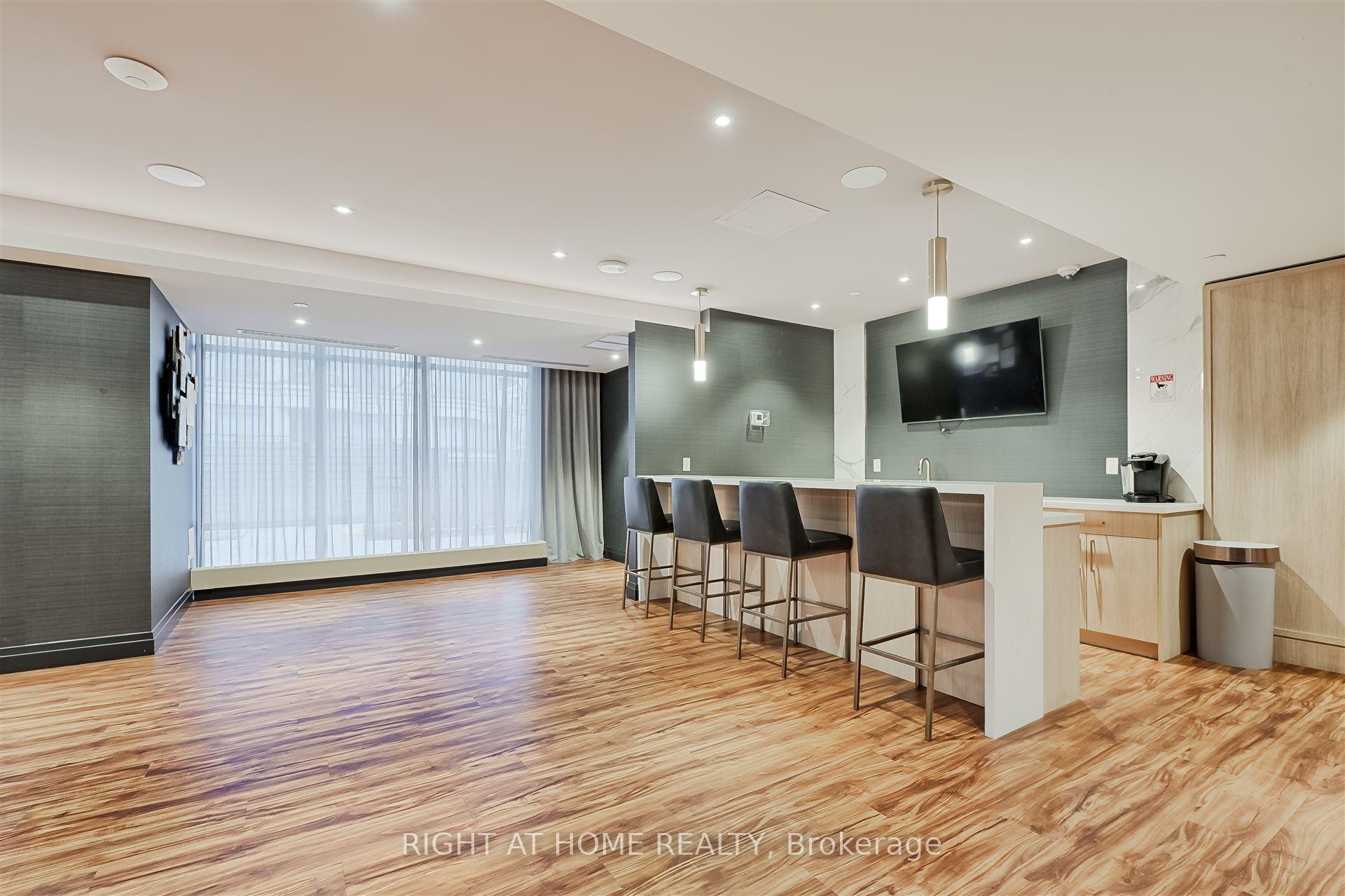 Photo 16 of Unit 321, 621 Sheppard Avenue E, North York, Bayview Village — HOMEH